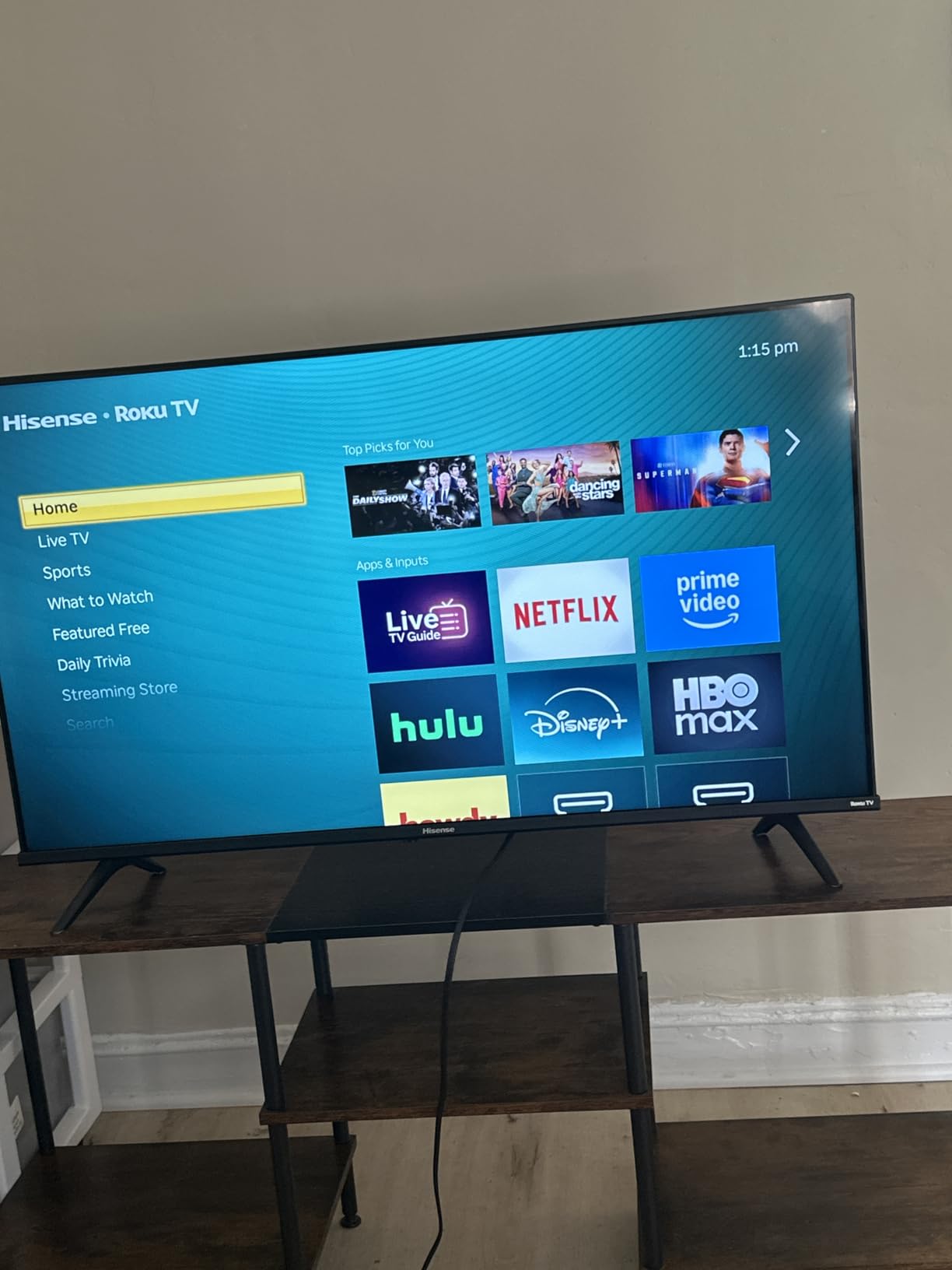 Hisense 32-Inch Class A4 Series HD 720p Smart Roku TV with Alexa Compatibility (32A4HNR) - Dolby Audio, Slim Bezel Design, Google Assistant - Customer Photo 4