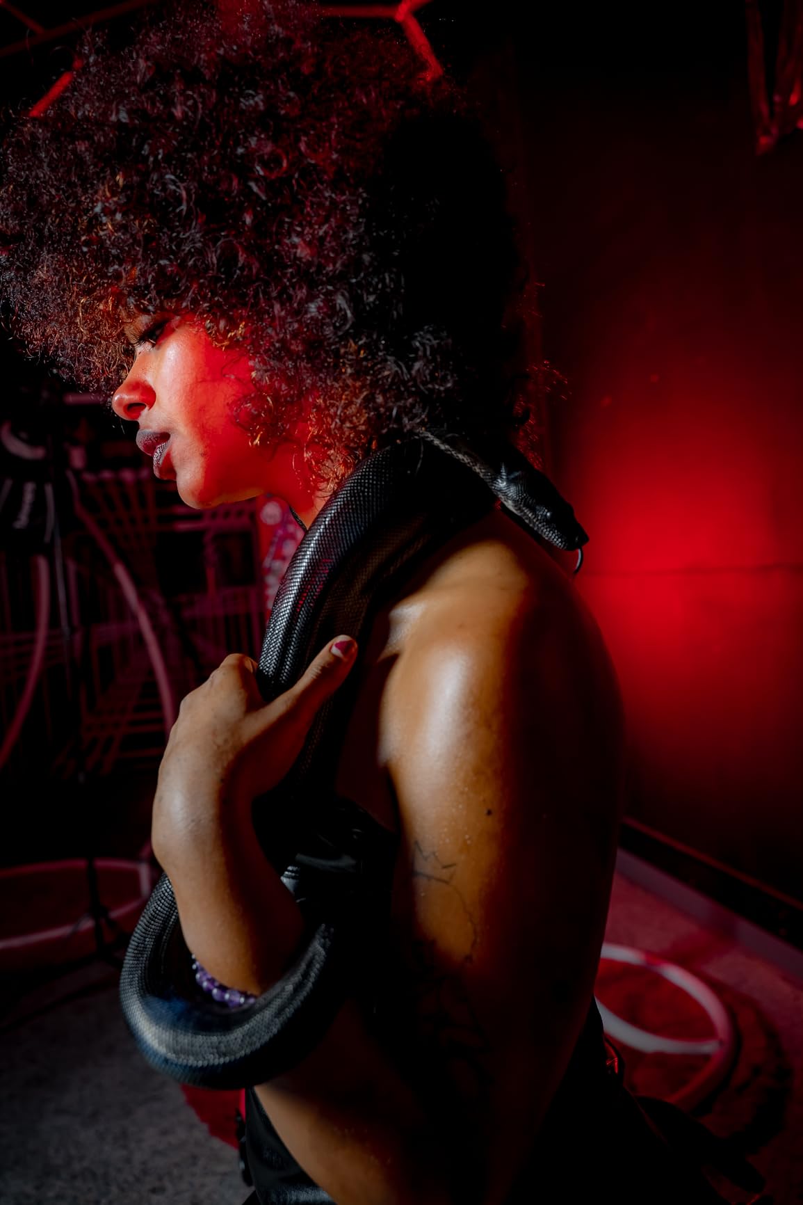 Godox ML100Bi 120W LED Video Light, 2800K-6500K Bi-Color Video Lighting Kit, 34300 Lux CRI 97+/TLCI 98+, APP Control, USB-C Charging, 11 FX Effects, for Filming/Live Streaming/Outdoor Photography - Customer Photo 2