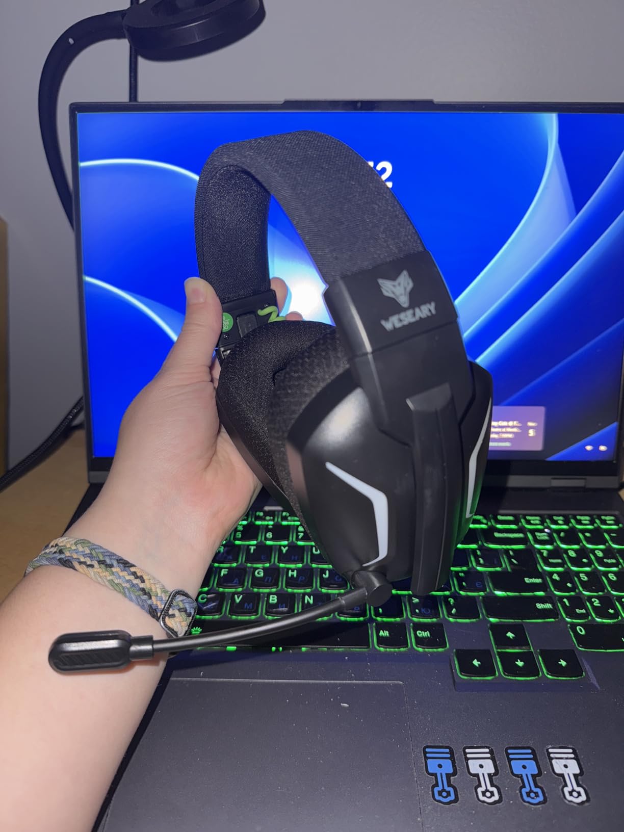 Wireless Gaming Headsets for PC, PS5, PS4, Switch, Mac, 2.4GHz Wireless Gaming Headphone with ENC Noise Canceling Microphone, Bluetooth 5.4, Cool Lighting, 50H Battery, 50mm Drivers Customer Review Wireless Gaming Headsets for PC, PS5, PS4, Switch, Mac, 2.4GHz Wireless Gaming Headphone with ENC Noise Canceling Microphone, Bluetooth 5.4, Cool Lighting, 50H Battery, 50mm Drivers - Customer Photo 3