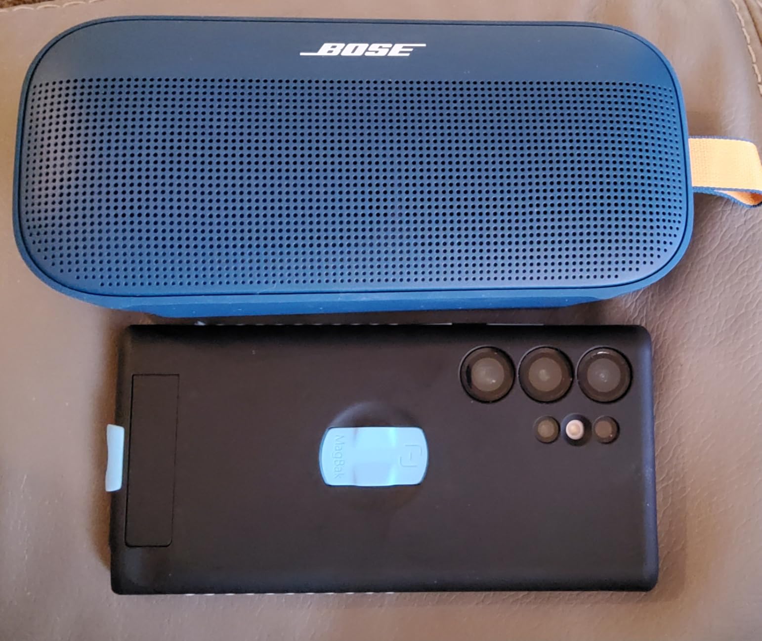 Bose SoundLink Flex Bluetooth Speaker (2nd Gen) - Portable Outdoor Speaker with Hi-Fi Audio, Waterproof and Dustproof, USB-C, Up to 12 Hours Battery Life, Black - Customer Photo 1