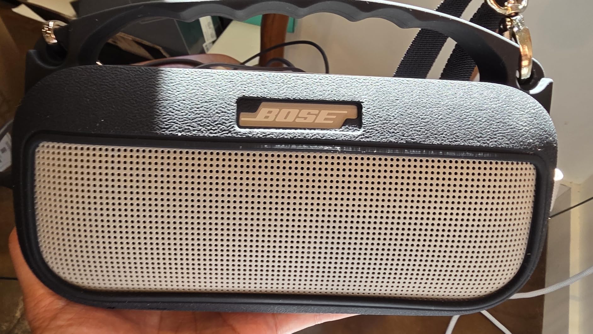 Bose SoundLink Flex Bluetooth Speaker (2nd Gen) - Portable Outdoor Speaker with Hi-Fi Audio, Waterproof and Dustproof, USB-C, Up to 12 Hours Battery Life, Black - Customer Photo 2