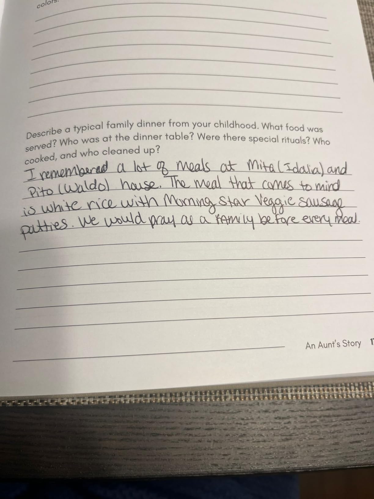 Stepmom's Life Story Journal (Hardcover): A Meaningful Keepsake for Stepmom to Share Her Journey & Memories, Book Includes 250+ Prompt Questions, Sentimental Gift for Mother's Day, Birthday, Christmas - Customer Photo 2