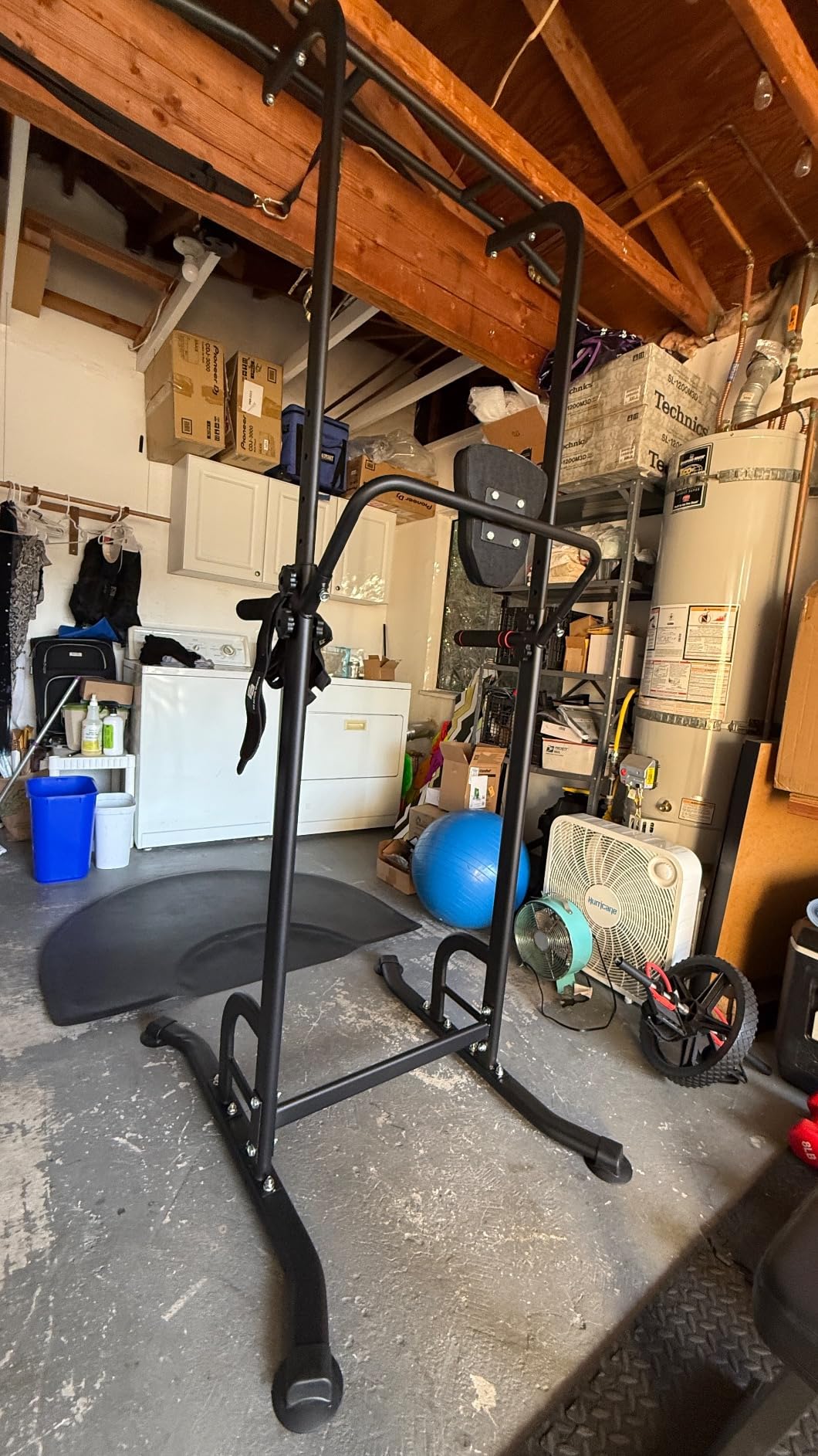 BangTong&Li Power Tower, Pull Up Bar Dip Station/Stand for Home Gym Strength Training Workout Equipment - Customer Photo 2