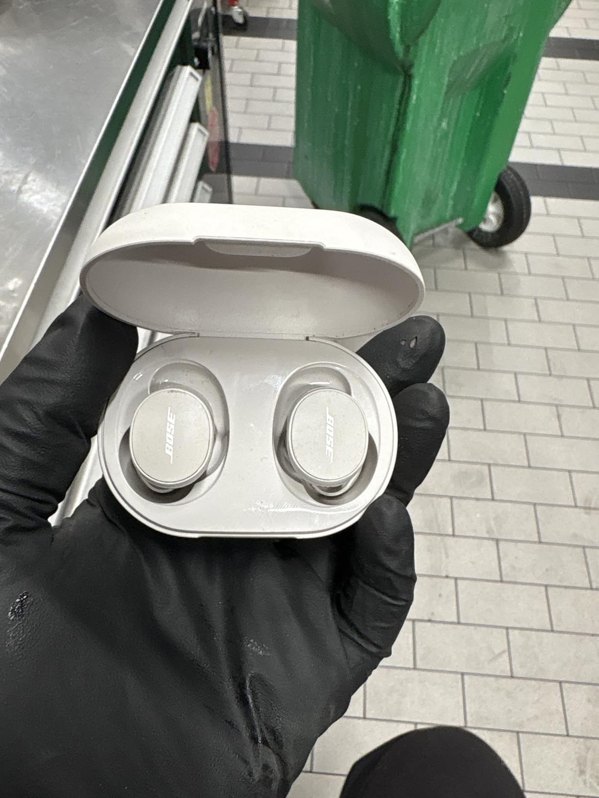 Bose QuietComfort Earbuds - True Wireless Bluetooth Earbuds with Active Noise Cancellation and Mic, USB-C Charging, IPX4 Rating, Up to 8.5 Hours of Playtime, Black Customer Review Bose QuietComfort Earbuds - True Wireless Bluetooth Earbuds with Active Noise Cancellation and Mic, USB-C Charging, IPX4 Rating, Up to 8.5 Hours of Playtime, Black - Customer Photo 3