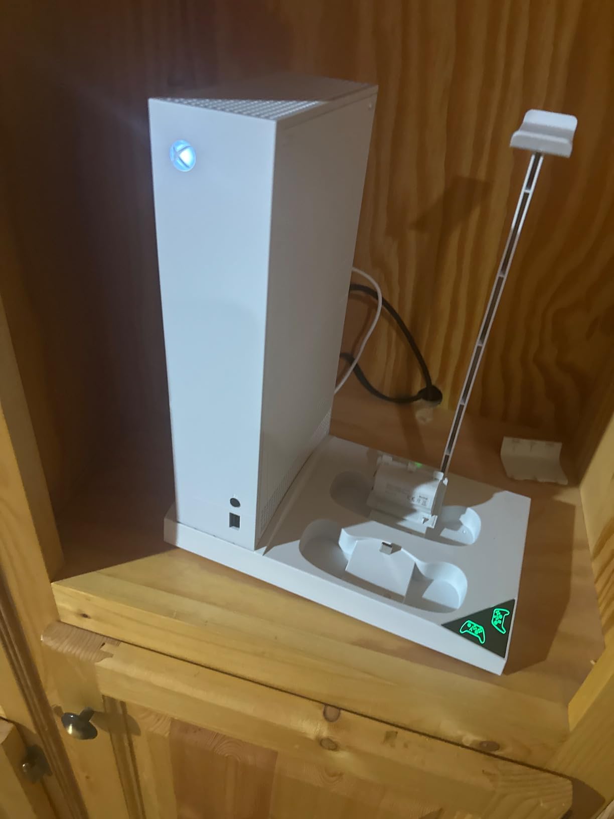 Xbox Series S - All Digital Gaming Console - 512GB SSD - Includes Xbox Wireless Controller - 120FPS - Robot White Customer Review Xbox Series S - All Digital Gaming Console - 512GB SSD - Includes Xbox Wireless Controller - 120FPS - Robot White - Customer Photo 2