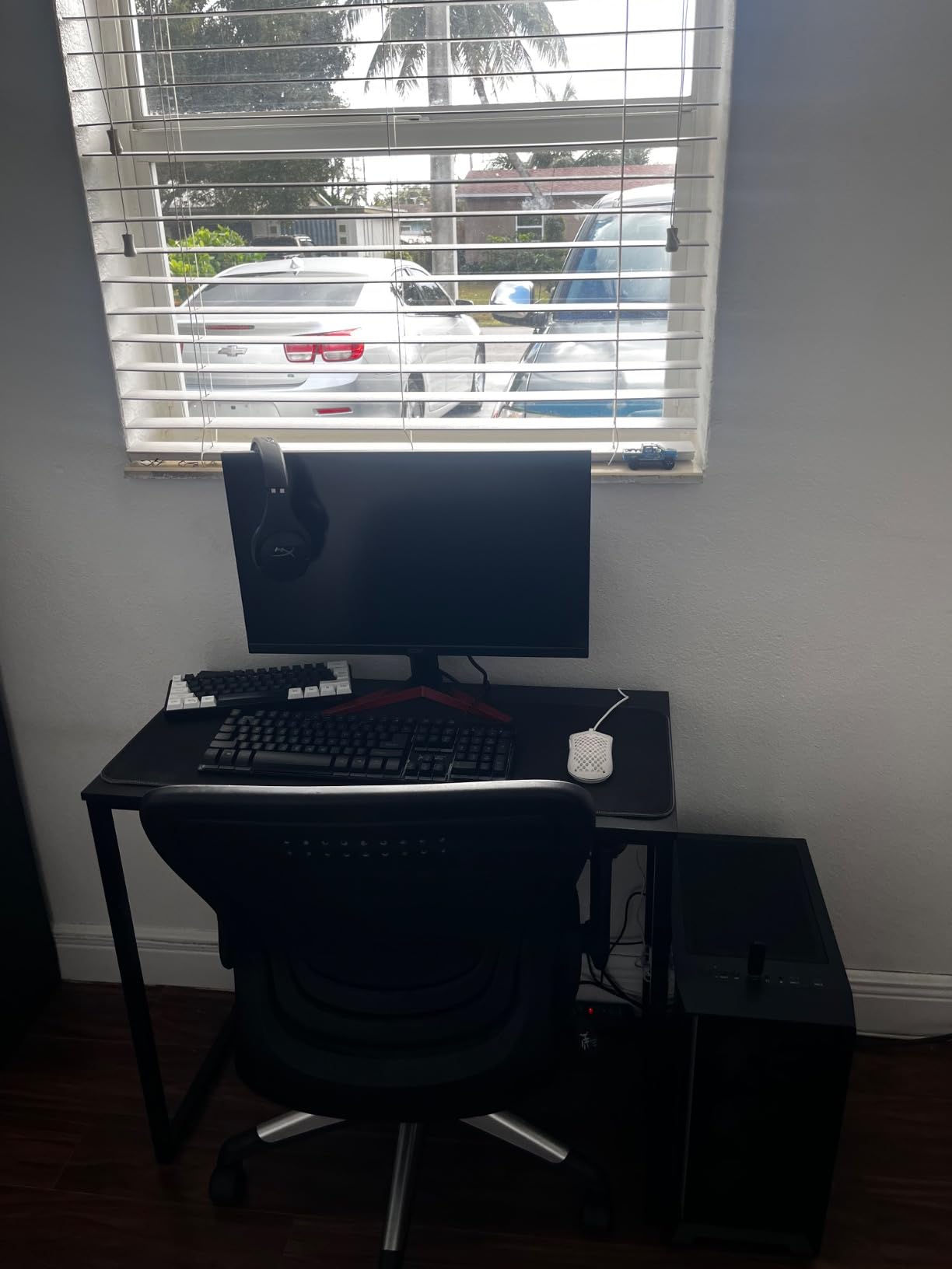 Skytech Nebula Gaming PC Desktop, Ryzen 5 5600 3.5 Ghz (4.4GHz Turbo Boost), NVIDIA RTX 3050 6GB GDDR6, 1TB SSD, 16GB DDR4 RAM 3200, 650W Gold PSU, Wi-Fi, Win 11 Home - Customer Photo 1