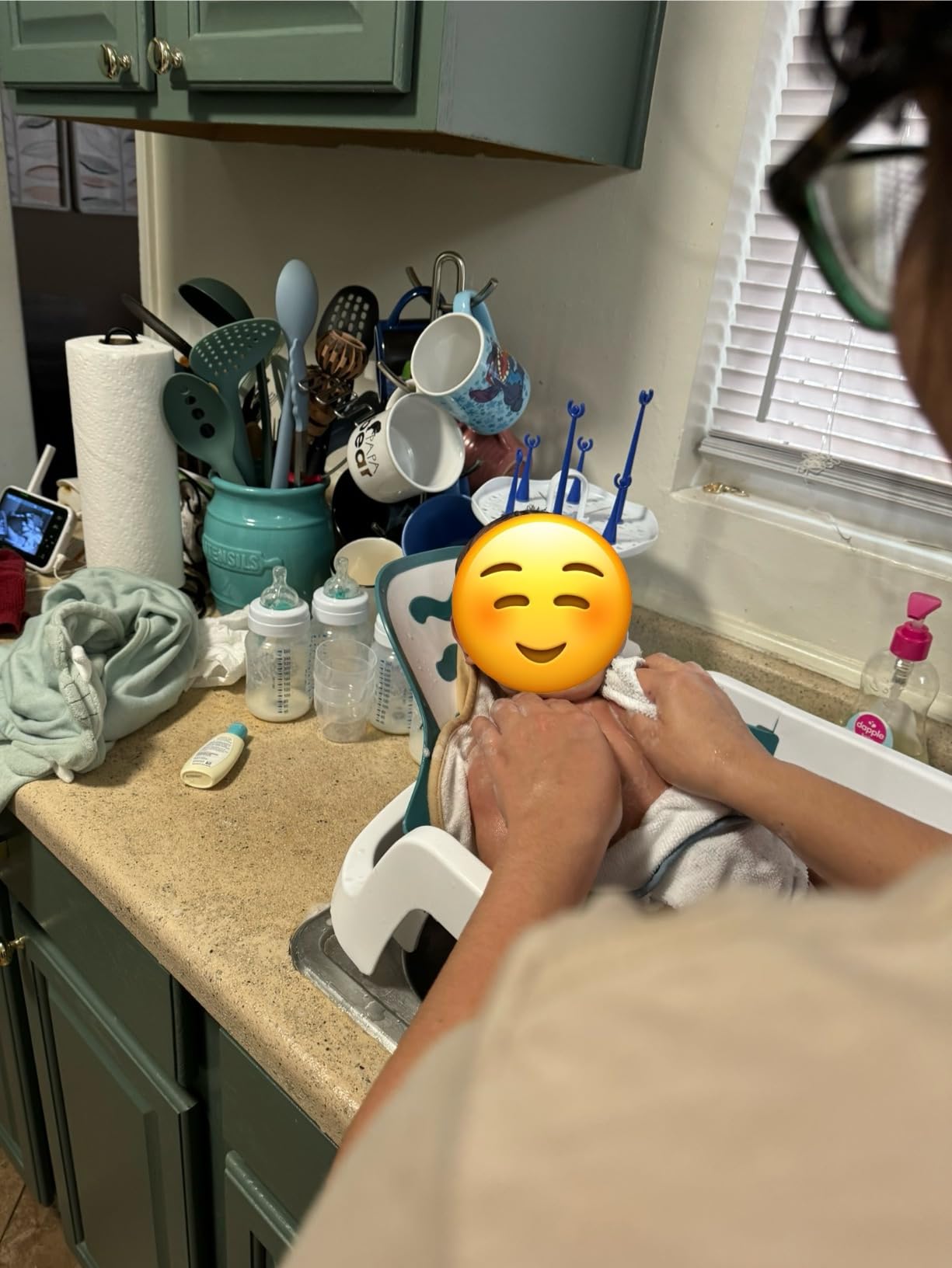 The First Years 4-in-1 Reclining Baby Bathtub - Adjustable Recline for Custom Comfort for Newborn to Toddler - All-in-1 Baby Bath Seat Adjusts as Baby Grows - Ages 0 to 24 Months - Customer Photo 1