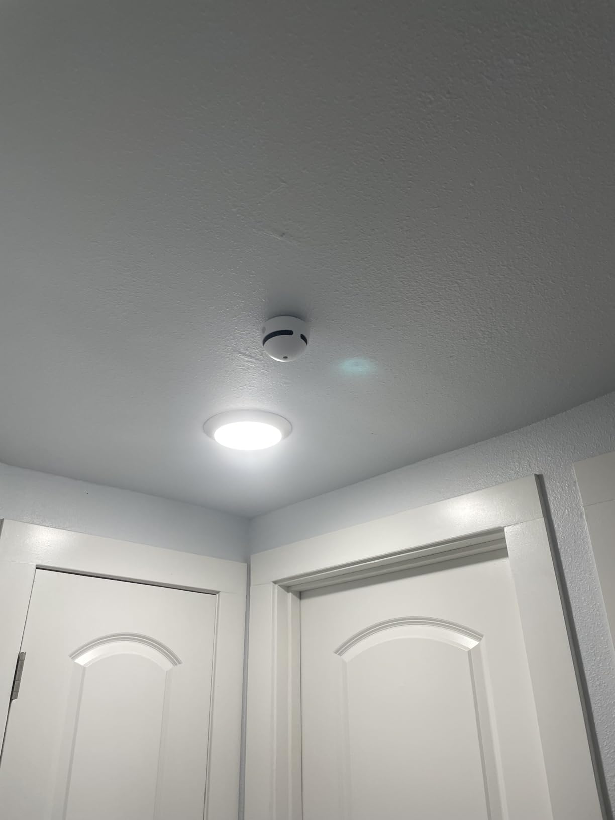 3-Pack Smart Smoke Detector,Wi-Fi Smoke Detector Fire Alarm with Smart Life App Notifications,10-Year Replaceable Battery,Mini Size for Home, RV - Customer Photo 2