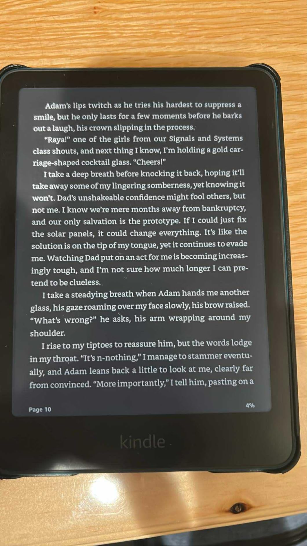 Kindle Paperwhite Essentials Bundle including All-new Kindle Paperwhite (16GB) - Black, Fabric Cover - Black, and Power Adapter - Customer Photo 1