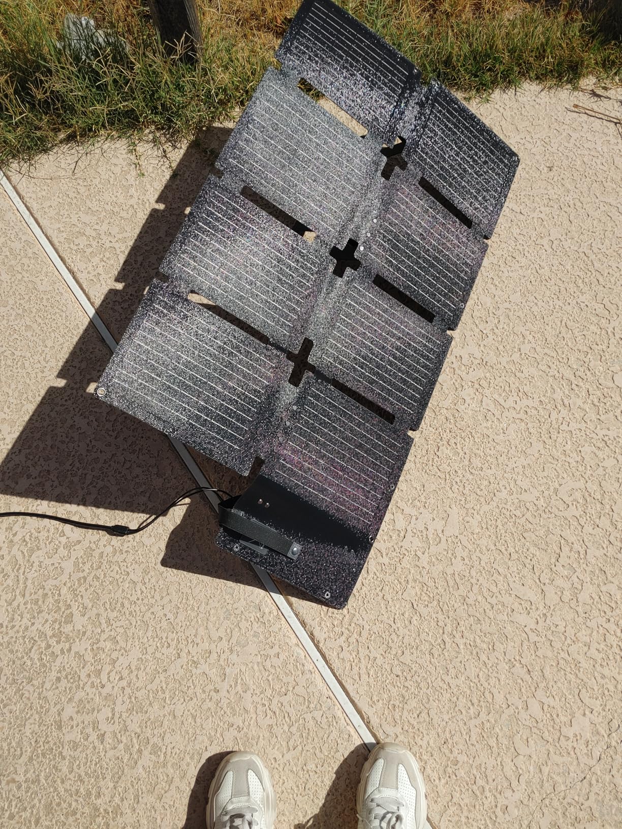 Anker Solar Generator SOLIX C300 with 60W Solar Panel, 288Wh Portable Power Station, 300W (600W Surge), LiFePO4 Battery, 140W Two-Way Fast Charging, for Outdoor Camping, Traveling, and Emergencies - Customer Photo 1