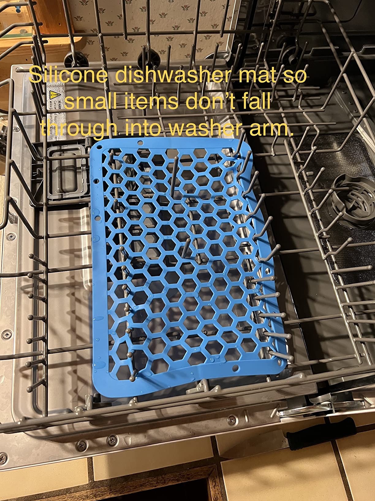 BLACK+DECKER Countertop Dishwasher, Counter Dishwasher with 6 Wash Programs, 6-Place Setting Capacity, Stainless Steel Interior, ENERGY STAR Certified, BCD6SD, White - Customer Photo 2