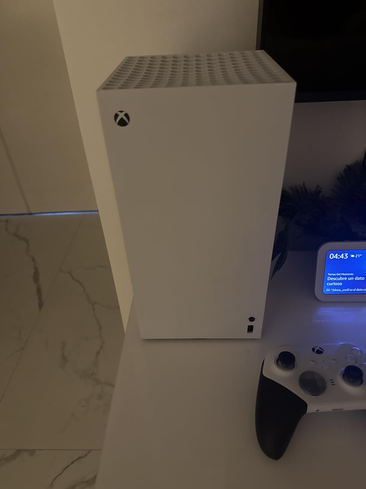 Xbox Series X - All Digital Gaming Console - 1TB SSD - Includes Wireless Controller - 4K Gaming - 120FPS - Robot White Customer Review Xbox Series X - All Digital Gaming Console - 1TB SSD - Includes Wireless Controller - 4K Gaming - 120FPS - Robot White - Customer Photo 1