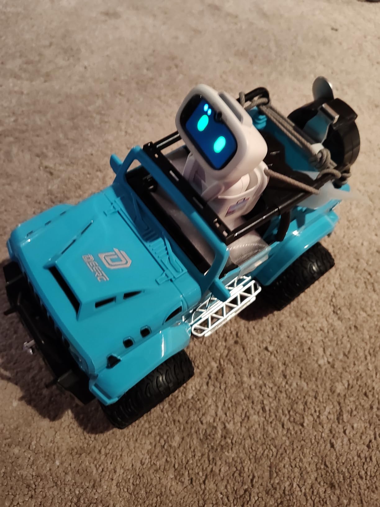 DEERC Gesture Sensing RC Stunt Car with Fog Mist & Music, 4WD Hand Controlled Remote Control Drift Car Toy for Kids, All Terrain Off-Road Double-Sided Driving with Lights, Birthday Gift for boy - Customer Photo 2