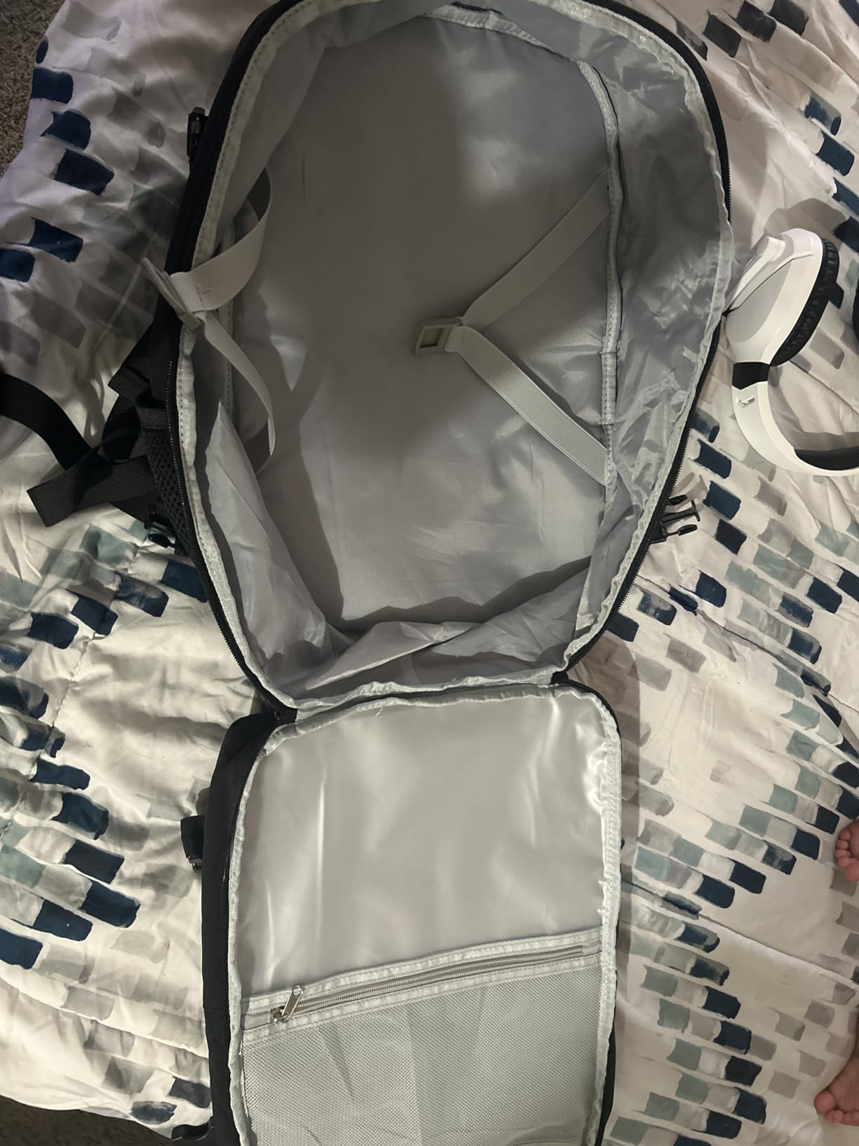 ZOMFELT Travel Backpack for Women Men, Carry on Backpack, TSA 15.6 inch Laptop Backpack Flight Approved, Personal Item Travel Bag Nurse Bag Casual Daypack for Weekender Business Trip, Black - Customer Photo 2