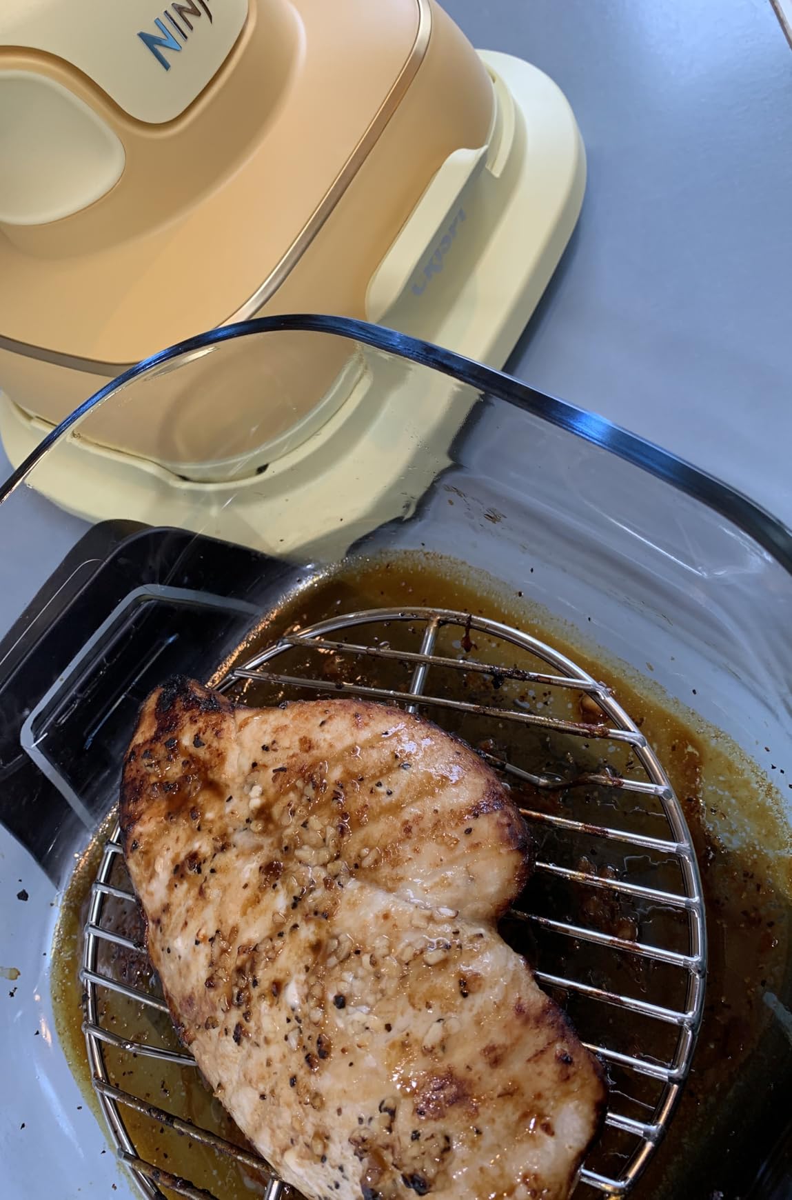 Ninja Crispi 4-in-1 Portable Glass Air Fryer Cooking System, 1500W, 4QT & 6-Cup TempWare Glass Containers with Storage Lids, Microwave, Freezer & Dishwasher Safe, Cyberspace Gray, FN101GY Customer Review Ninja Crispi 4-in-1 Portable Glass Air Fryer Cooking System, 1500W, 4QT & 6-Cup TempWare Glass Containers with Storage Lids, Microwave, Freezer & Dishwasher Safe, Cyberspace Gray, FN101GY - Customer Photo 2