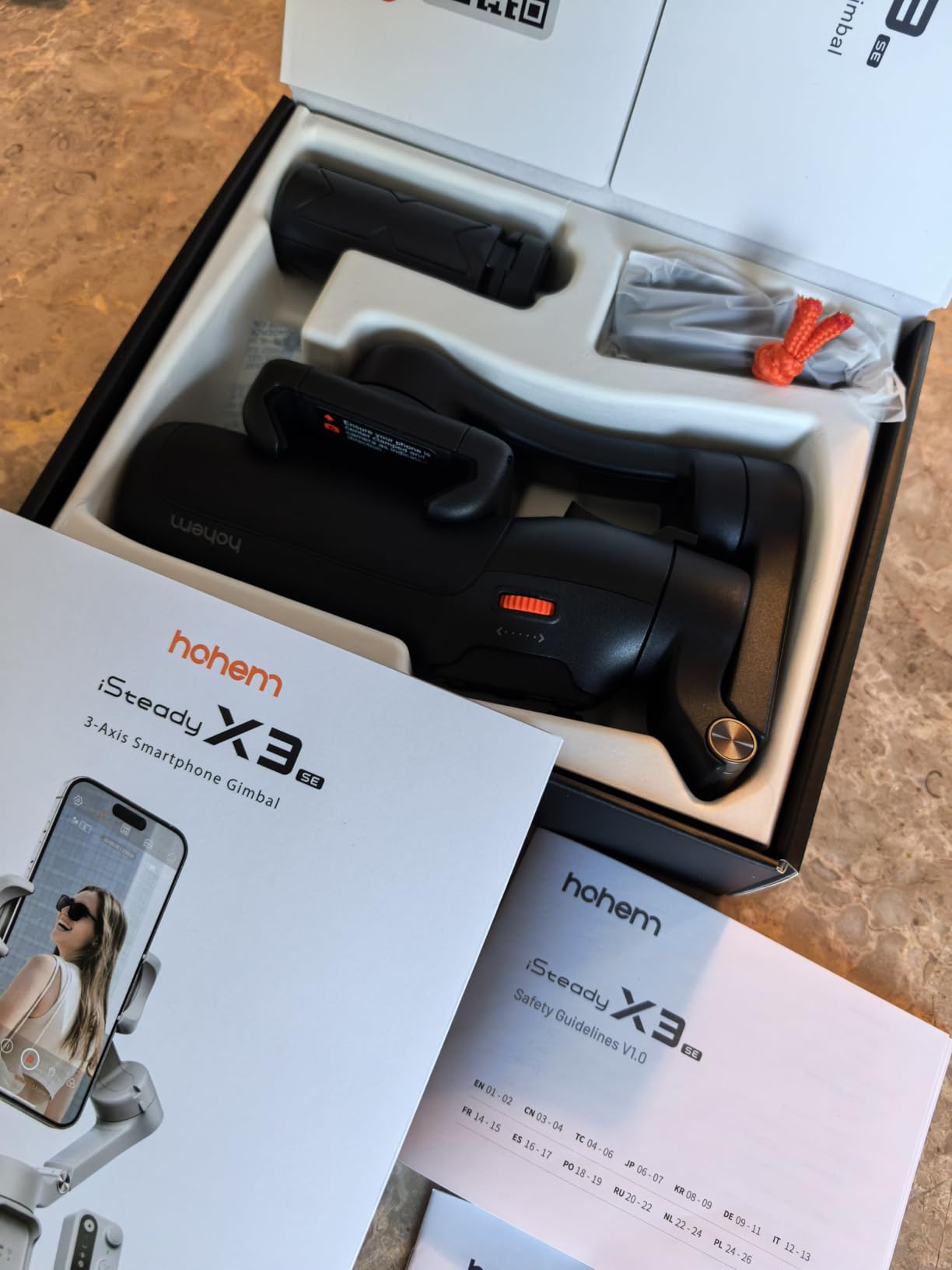 hohem iSteady X3 SE Gimbal Stabilizer for iPhone, Phone Stabilizer with Detachable Remote Control, Portable Foldable 3-Axis Phone Gimbal for Android & iPhone 16 15 Pro Max, Ideal for Travel Vlogging - Customer Photo 1