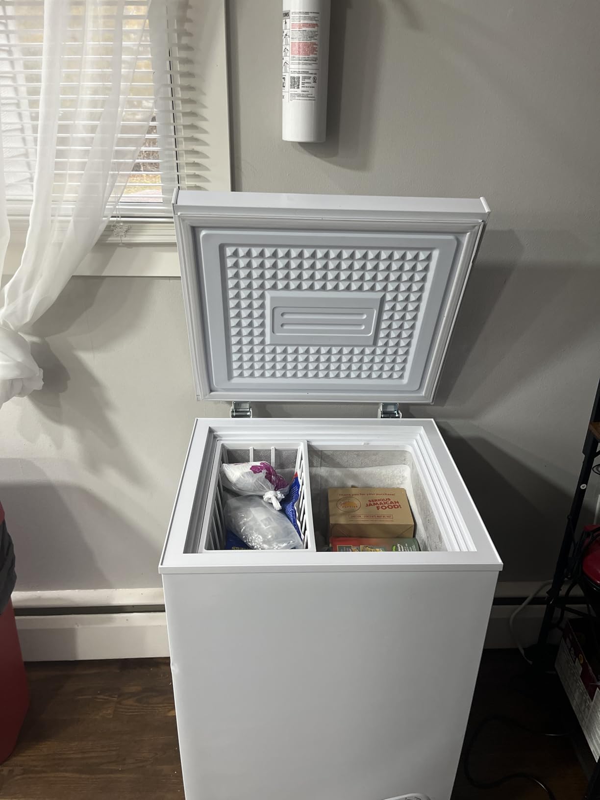 7.0 Cu Ft Chest Freezer - Energy Saving Quiet Top Open Door Mini Freezer Adjustable 6 Thermostat - Compact Small Deep Freezer w/Removable Basket and Defrost Water Drain for Home/Apartment/Garage - Customer Photo 1