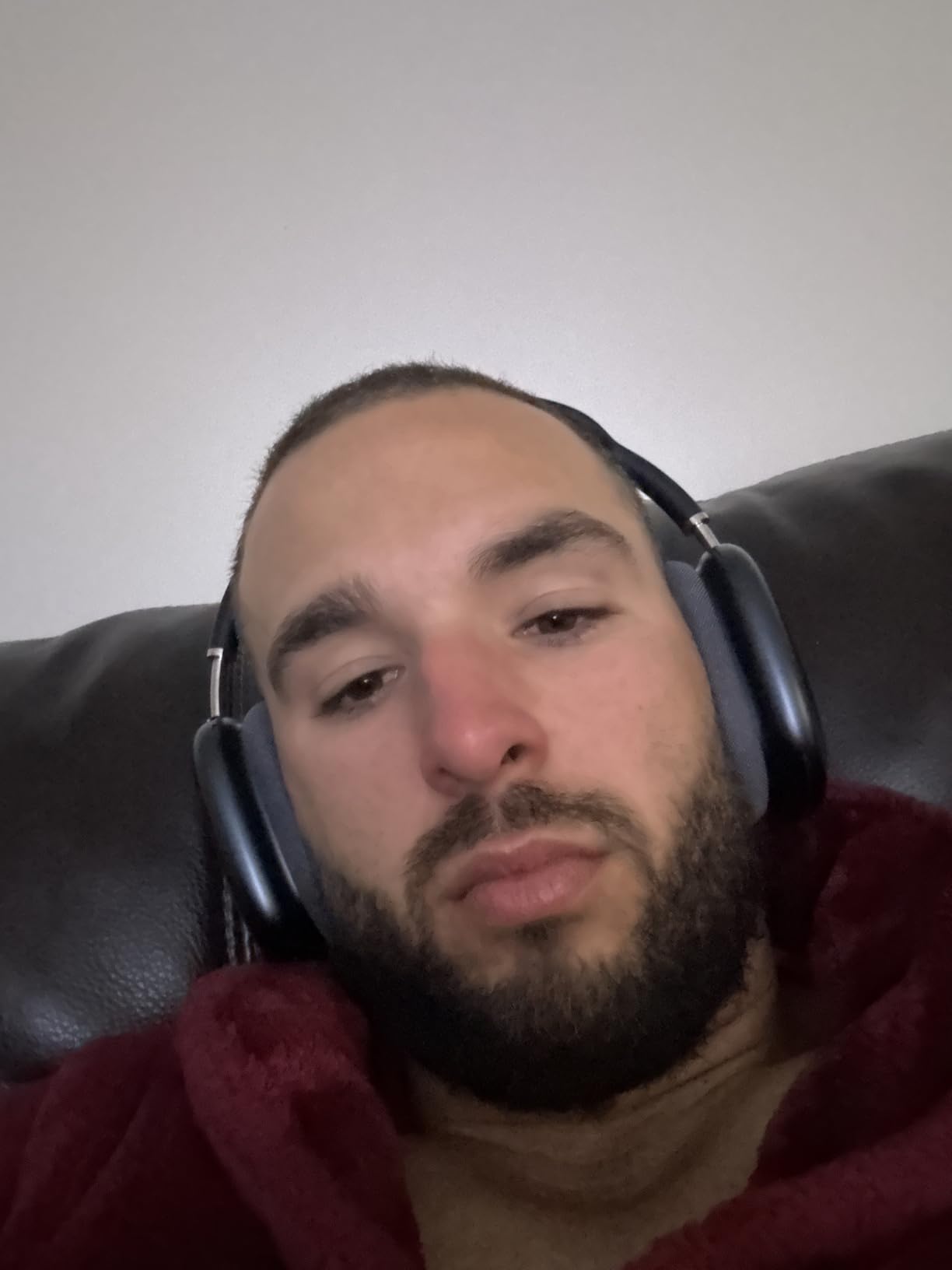 Apple AirPods Max Wireless Over-Ear Headphones, Pro-Level Active Noise Cancellation, Transparency Mode, Personalized Spatial Audio, USB-C Charging, Bluetooth Headphones for iPhone - Midnight - Customer Photo 5