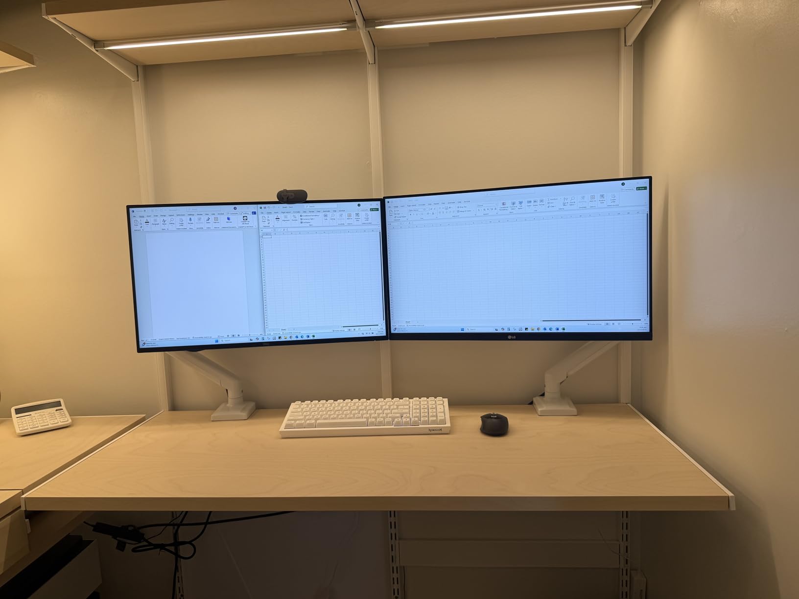 WALI Single Monitor Mount, Gas Spring Monitor Arm for 17-34 inch Screens, Adjustable Computer Monitors Stand up to 26.4lbs, with Clamp and Grommet Base, Mounting Holes 75 and 100mm (GSMP001N), Black Customer Review WALI Single Monitor Mount, Gas Spring Monitor Arm for 17-34 inch Screens, Adjustable Computer Monitors Stand up to 26.4lbs, with Clamp and Grommet Base, Mounting Holes 75 and 100mm (GSMP001N), Black - Customer Photo 2