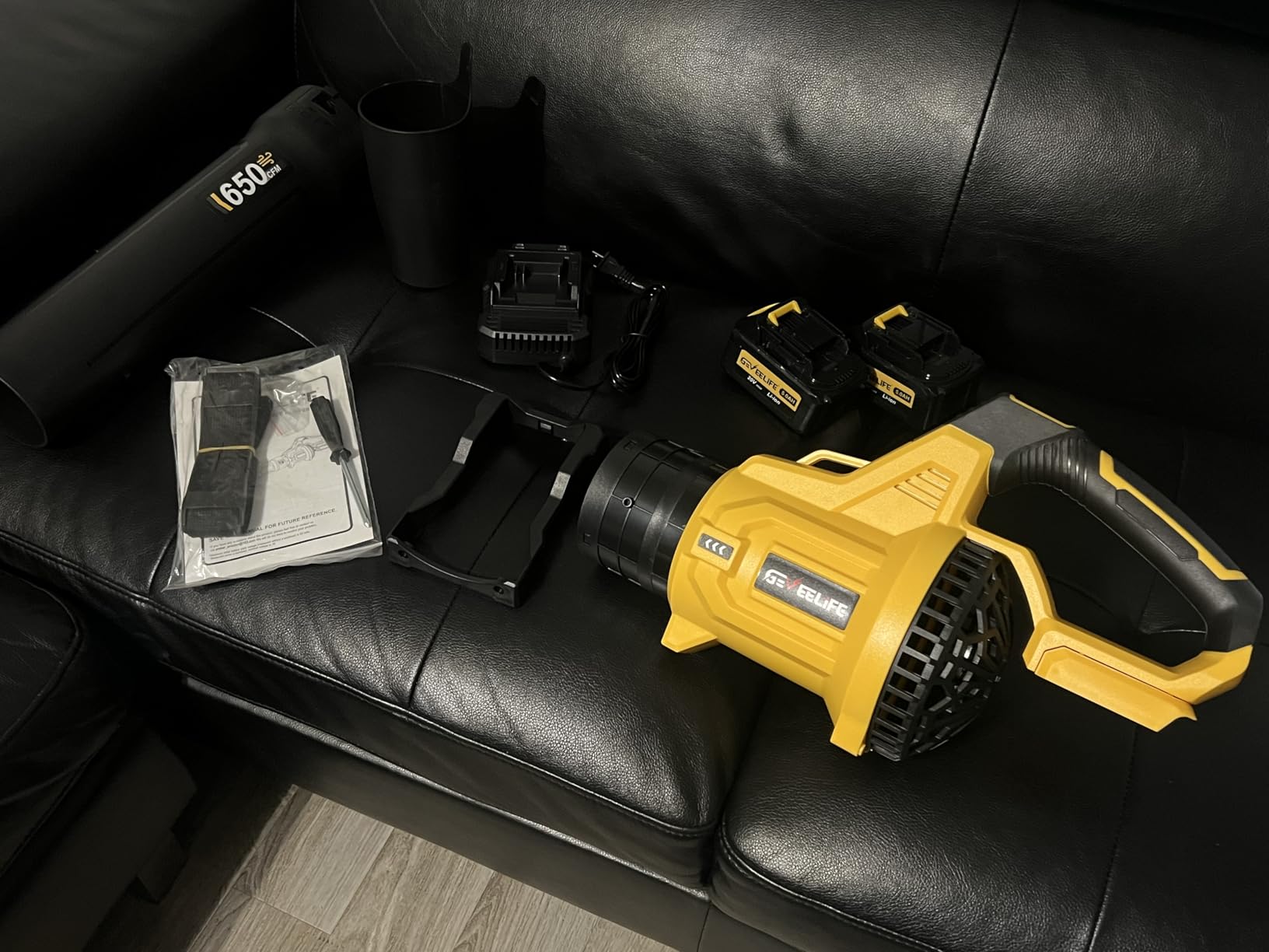 GEVEELIFE Leaf Blower Cordless, 650CFM & 3 Speed Levels, Electric Cordless Leaf Blower with 2 * 5.0Ah Battery Powered, Blowers for Lawn Care, Yard, Blowing Leaves, Dust, Snow Customer Review GEVEELIFE Leaf Blower Cordless, 650CFM & 3 Speed Levels, Electric Cordless Leaf Blower with 2 * 5.0Ah Battery Powered, Blowers for Lawn Care, Yard, Blowing Leaves, Dust, Snow - Customer Photo 1