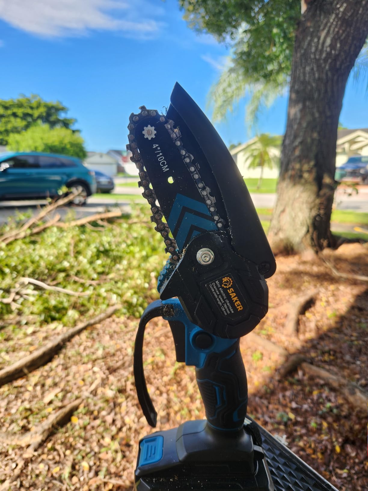 Saker Mini Chainsaw,6 Inch Portable Electric Chainsaw Cordless, Small Handheld Chain saw for Tree Branches,Courtyard, Household and Garden - Customer Photo 3