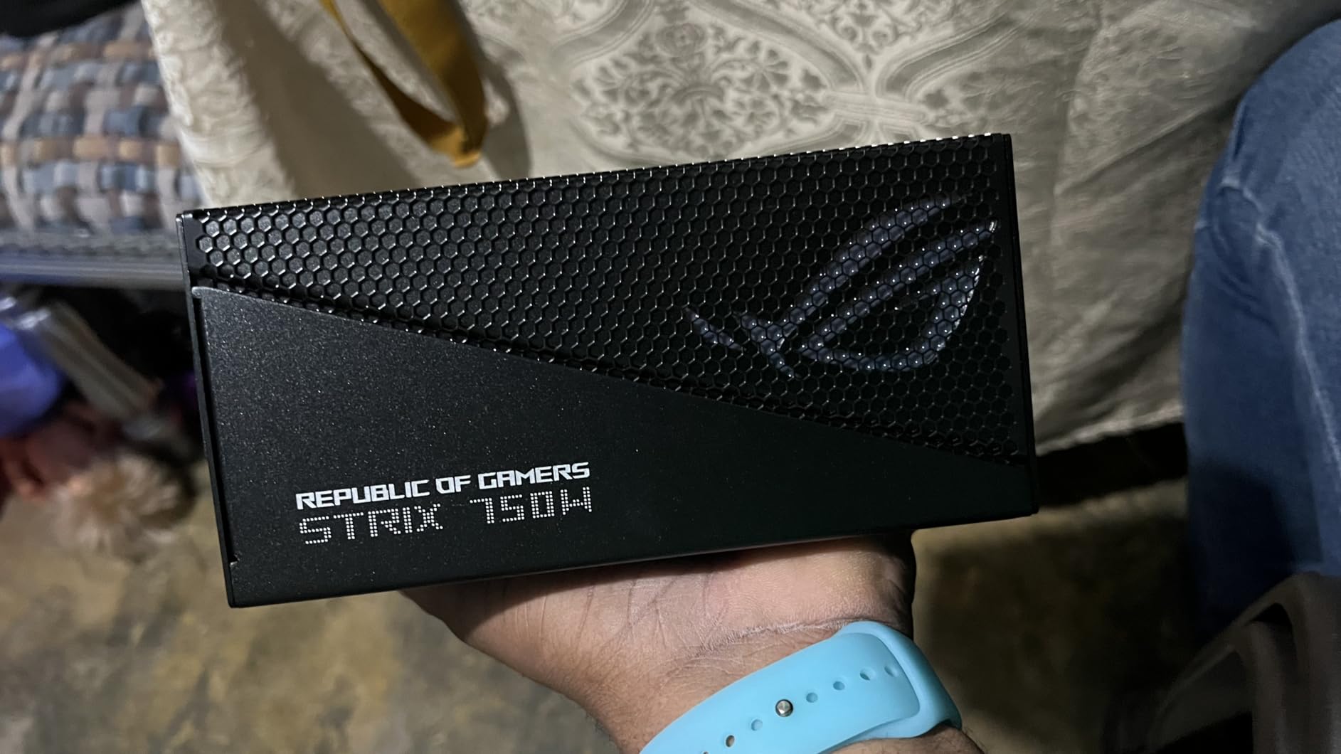 ASUS ROG Strix 1000W Platinum (Fully Modular Power Supply, 80 Plus Platinum Certified, ATX 3.1, Cybenetics Lambda A+, GaN MOSFET, GPU-First Intelligent Voltage Stabilizer, 10-Year Warranty) - Customer Photo 4