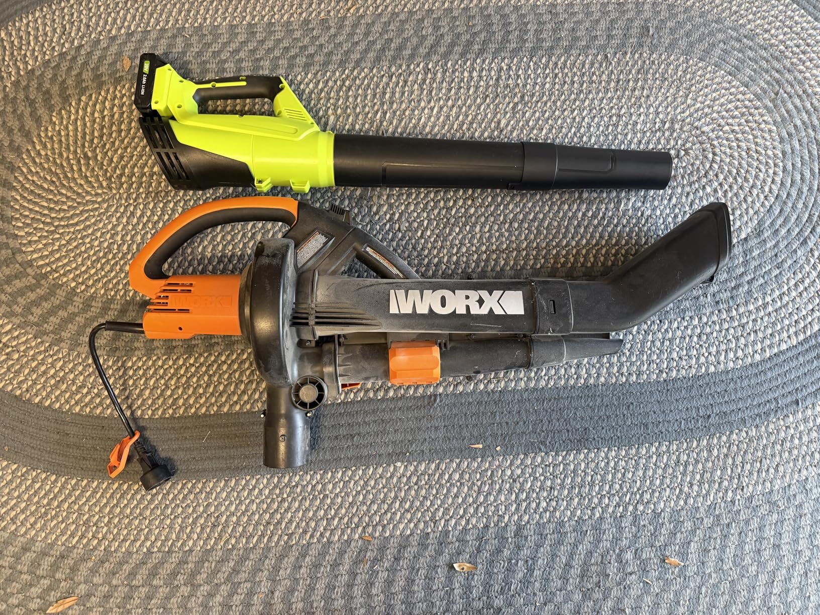 Leaf Blower, Electric Cordless Leaf Blower with 2 Batteries and Charger, 2 Speed Mode, Lightweight Cordless Blower for Blowing Leaves, Patio Cleaning, Blowers for Lawn Care and Dust Customer Review Leaf Blower, Electric Cordless Leaf Blower with 2 Batteries and Charger, 2 Speed Mode, Lightweight Cordless Blower for Blowing Leaves, Patio Cleaning, Blowers for Lawn Care and Dust - Customer Photo 1