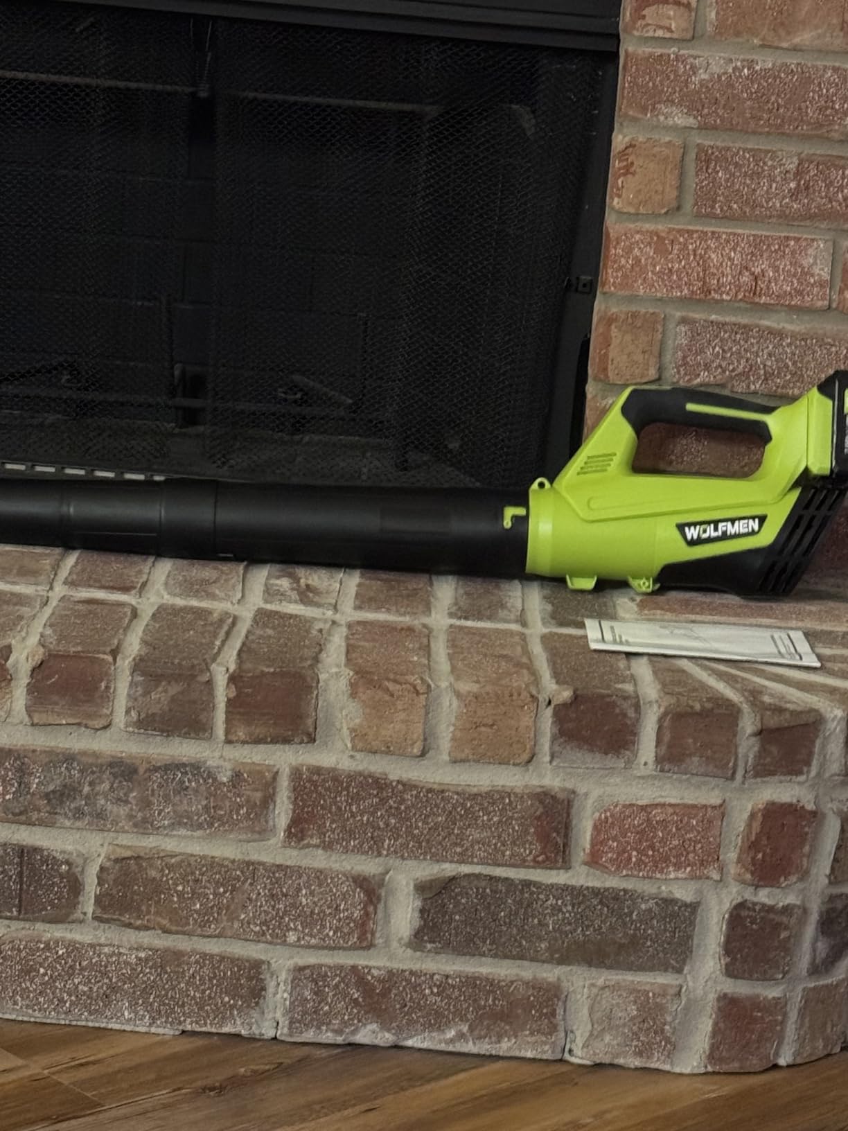 Leaf Blower, Electric Cordless Leaf Blower with 2 Batteries and Charger, 2 Speed Mode, Lightweight Cordless Blower for Blowing Leaves, Patio Cleaning, Blowers for Lawn Care and Dust Customer Review Leaf Blower, Electric Cordless Leaf Blower with 2 Batteries and Charger, 2 Speed Mode, Lightweight Cordless Blower for Blowing Leaves, Patio Cleaning, Blowers for Lawn Care and Dust - Customer Photo 2