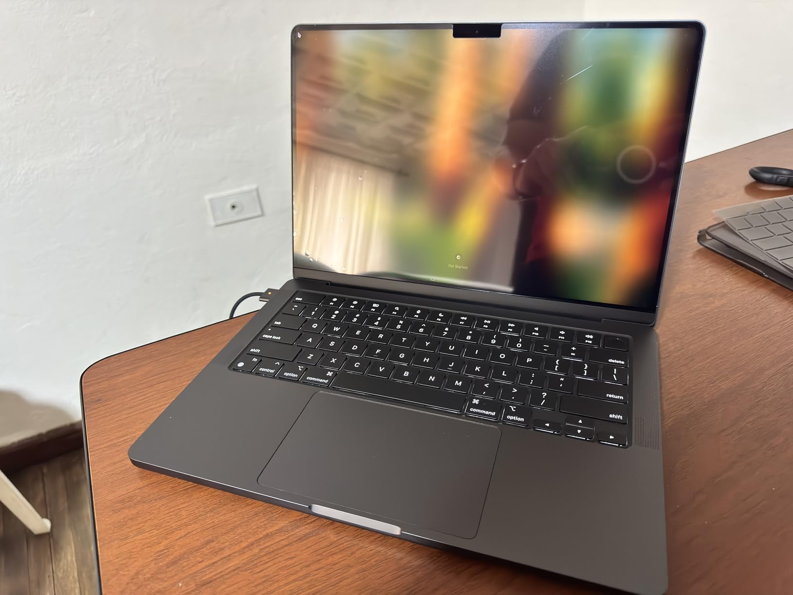 2024 MacBook Pro Laptop with M4 chip with 10‑core CPU and 10‑core GPU: Built for Apple Intelligence, 14.2-inch Liquid Retina XDR Display, 16GB Unified Memory, 512GB SSD Storage; Space Black - Customer Photo 1