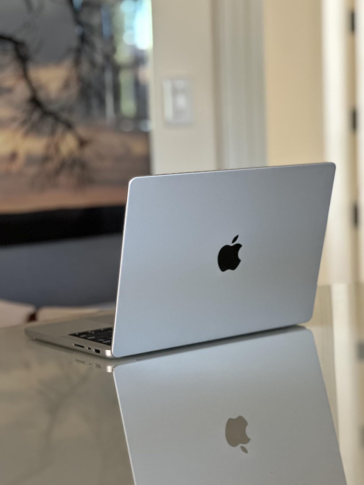 2024 MacBook Pro Laptop with M4 chip with 10‑core CPU and 10‑core GPU: Built for Apple Intelligence, 14.2-inch Liquid Retina XDR Display, 16GB Unified Memory, 512GB SSD Storage; Space Black - Customer Photo 2