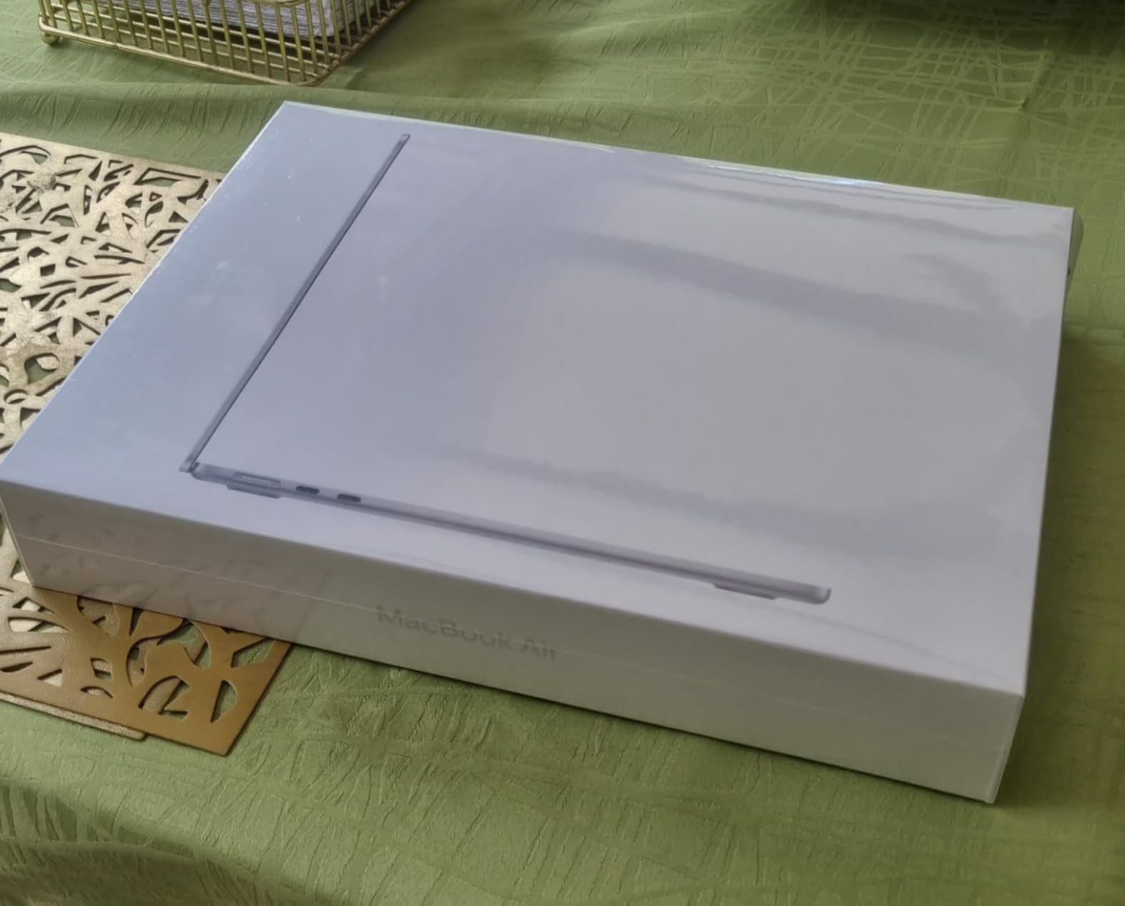 Apple 2022 MacBook Air Laptop with M2 chip: Built for Apple Intelligence, 13.6-inch Liquid Retina Display, 16GB RAM, 256GB SSD Storage, Backlit Keyboard, 1080p FaceTime HD Camera; Midnight Customer Review Apple 2022 MacBook Air Laptop with M2 chip: Built for Apple Intelligence, 13.6-inch Liquid Retina Display, 16GB RAM, 256GB SSD Storage, Backlit Keyboard, 1080p FaceTime HD Camera; Midnight - Customer Photo 1