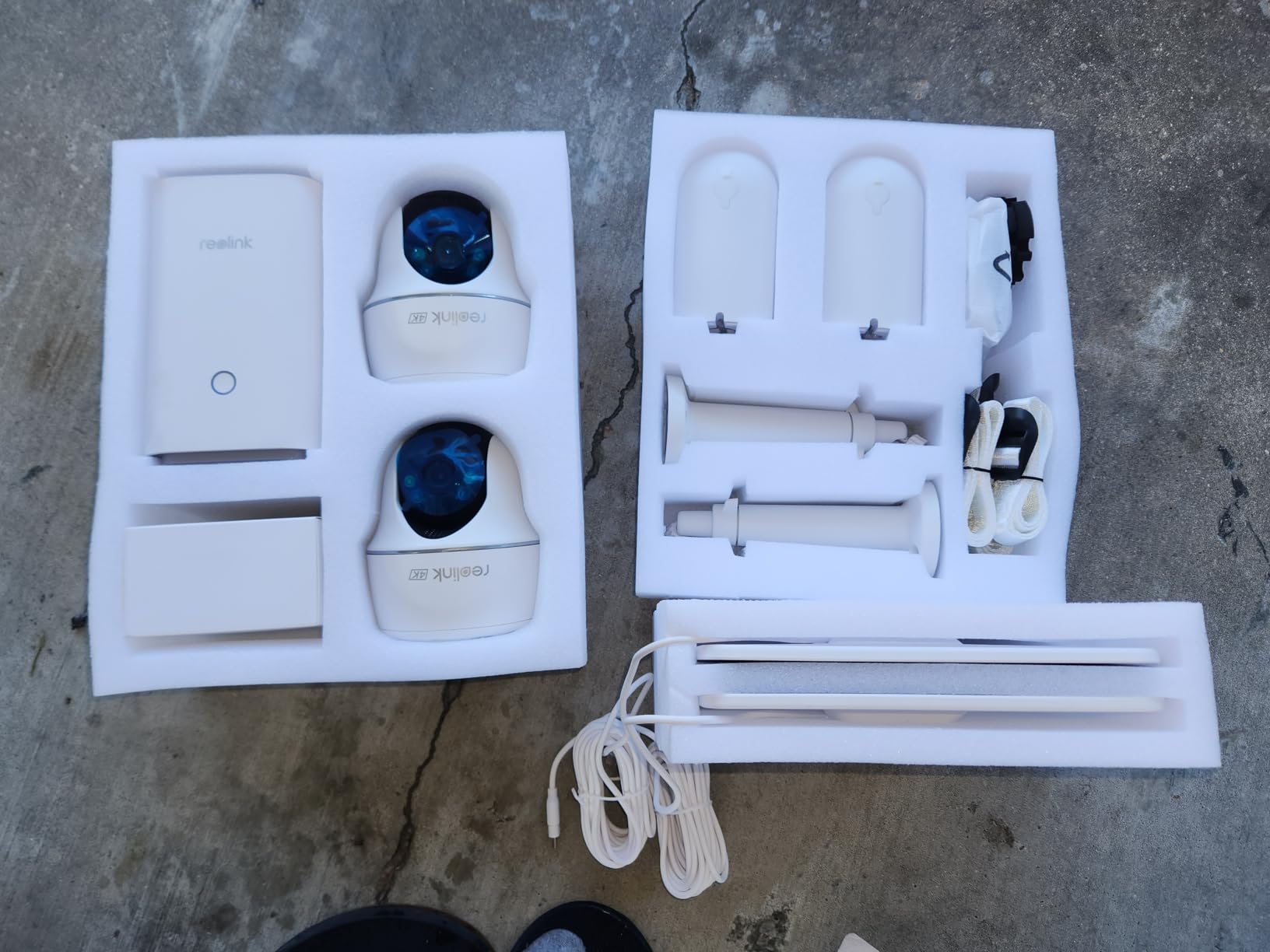 REOLINK 4K Solar Security Camera Outdoor, Encrypted Local Storage Camera System, 360° Pan Tilt, Smart Detection, No Monthly Fee, Home Hub with 4X PT Ultra + Solar Panel White 4-Cam Kit - Customer Photo 2