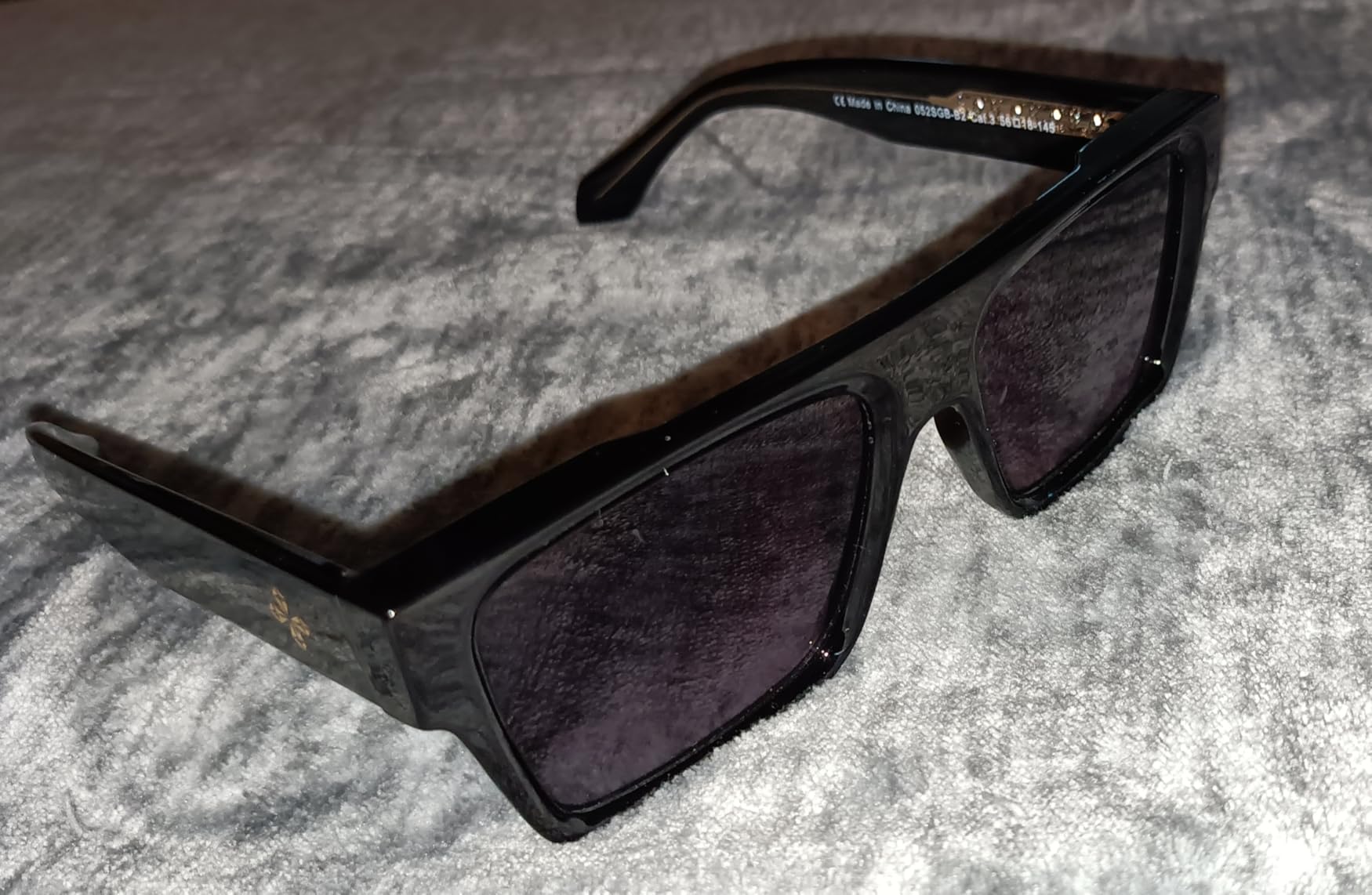 VISOONE Oversized Square Flat Top Sunglasses Women Men Retro Trendy Fashion Accessories UV400 Protection Shades Alba Customer Review VISOONE Oversized Square Flat Top Sunglasses Women Men Retro Trendy Fashion Accessories UV400 Protection Shades Alba - Customer Photo 5