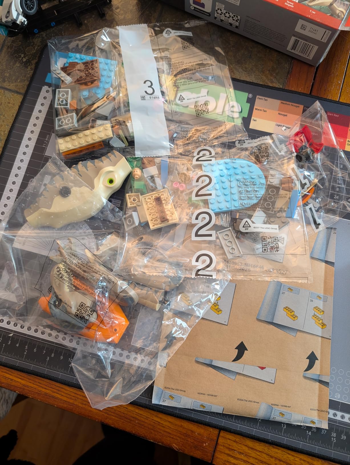 LEGO Jurassic World T. rex River Escape - Dinosaur Toy for Kids, Boys, and Girls, Ages 5-7 - Jurassic World Toy Boat Minifigures - Creative Dinosaur Gift for Movie Fans - 76975 - Customer Photo 4