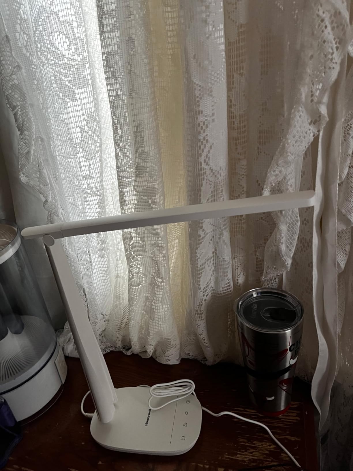 Honeywell LED Desk Lamp for Home Office, Eye-Caring Light with 4 Color Modes & Touch Control, USB A+C Charging Ports, Adjustable Rotating Head with Timer for Reading, Bedroom & Small Desks Customer Review Honeywell LED Desk Lamp for Home Office, Eye-Caring Light with 4 Color Modes & Touch Control, USB A+C Charging Ports, Adjustable Rotating Head with Timer for Reading, Bedroom & Small Desks - Customer Photo 2