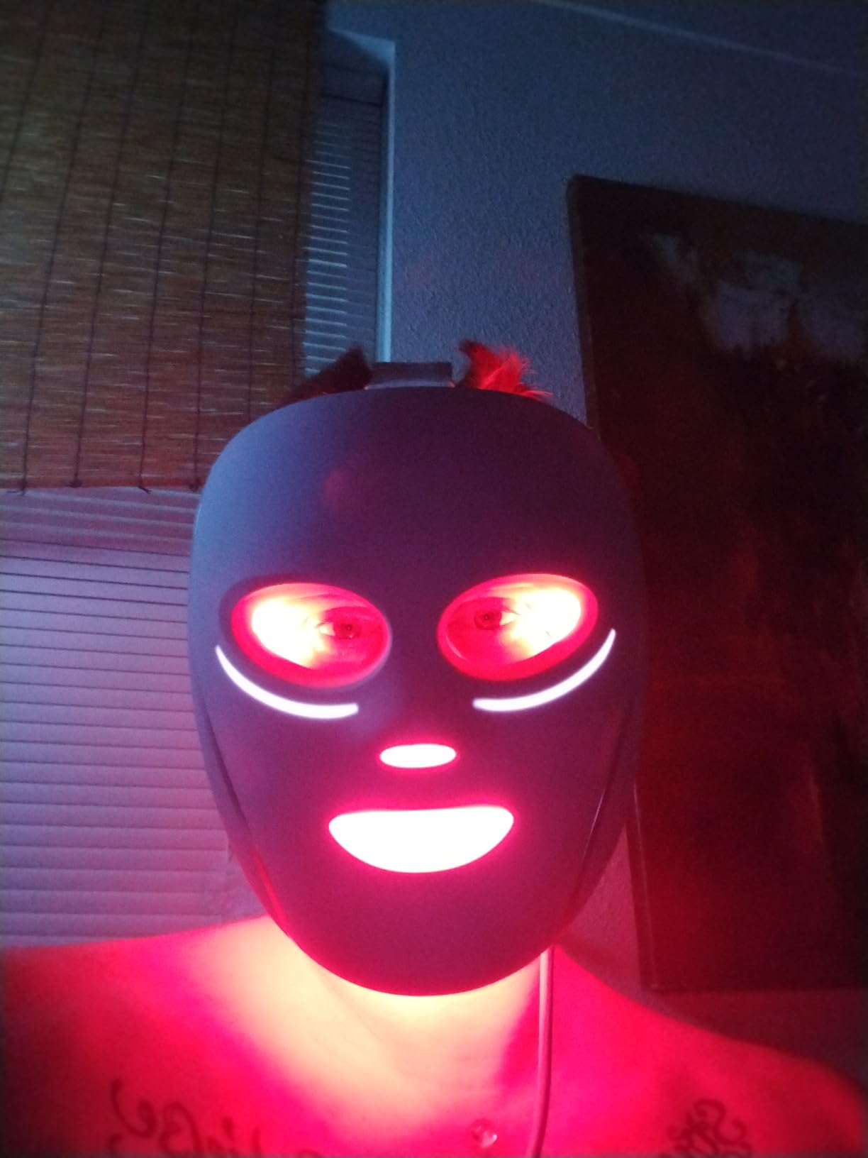 Shark CryoGlow LED Face Mask with Under-Eye Cooling, Anti-Ageing & Blemish Repair, Red & Blue LED, Infrared Light Therapy, USB-C, Remote Control, Storage Bag, Blue Frost, FW312 - Customer Photo 1