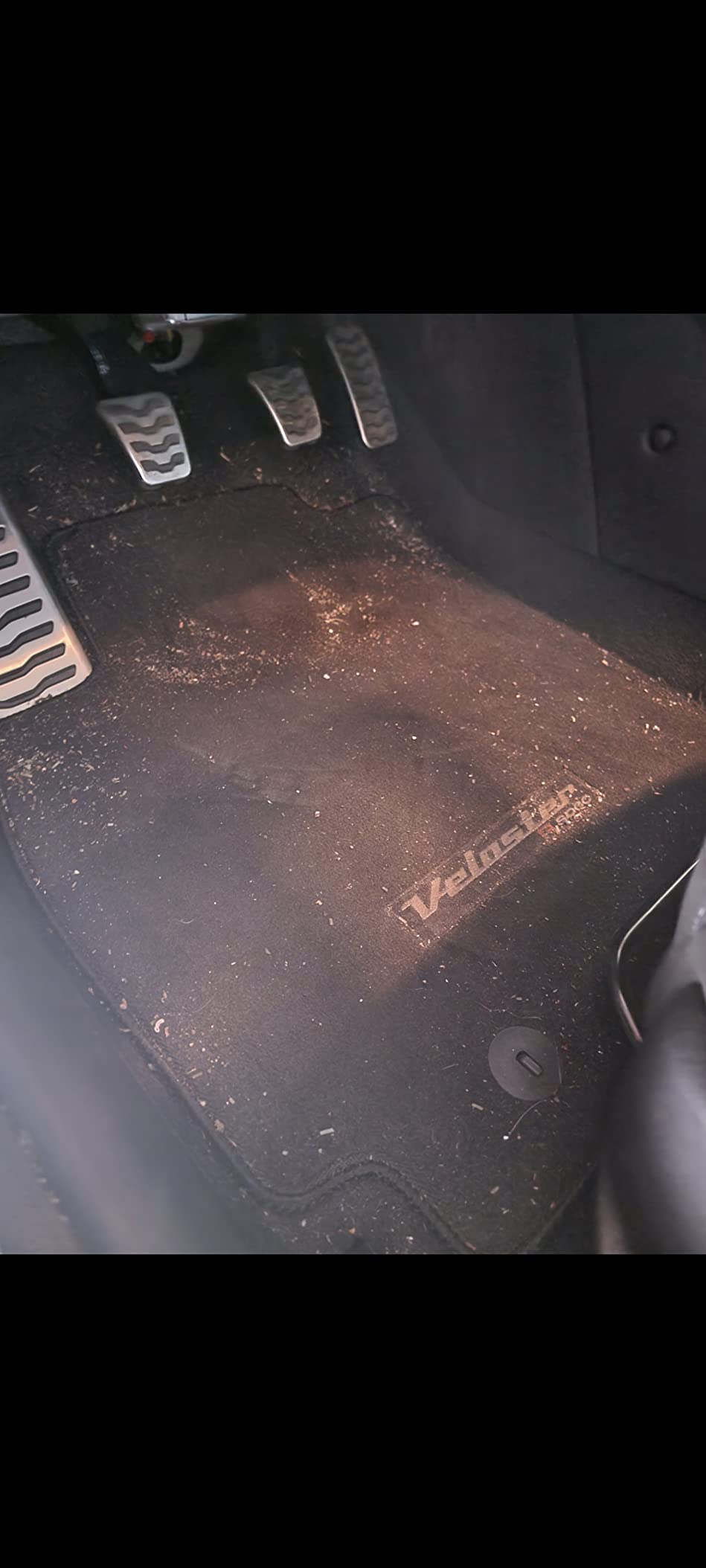 AstroAI Handheld Car Vacuum Cordless with Accessories, Portable Vacuum Cleaner with 12V DC Power, LED Light, Brush, Extended Suction Pipe, Hose, Mini Handheld for Car, Home, Office, and Pet Hair, Red Customer Review AstroAI Handheld Car Vacuum Cordless with Accessories, Portable Vacuum Cleaner with 12V DC Power, LED Light, Brush, Extended Suction Pipe, Hose, Mini Handheld for Car, Home, Office, and Pet Hair, Red - Customer Photo 4