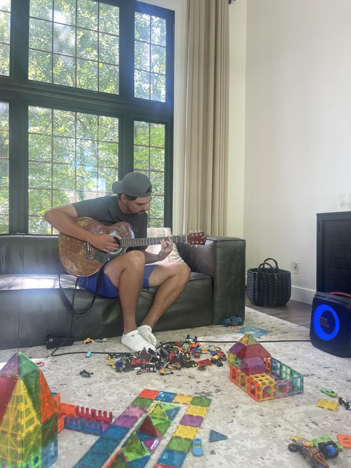 JBL PartyBox Encore Essential 2 - Portable Battery-Powered Party Speaker with AI Sound Boost, Up to 15 Hours of Play time, IPX4 Splash Proof, and Multi-Speaker Connection by Auracast (Black) - Customer Photo 2