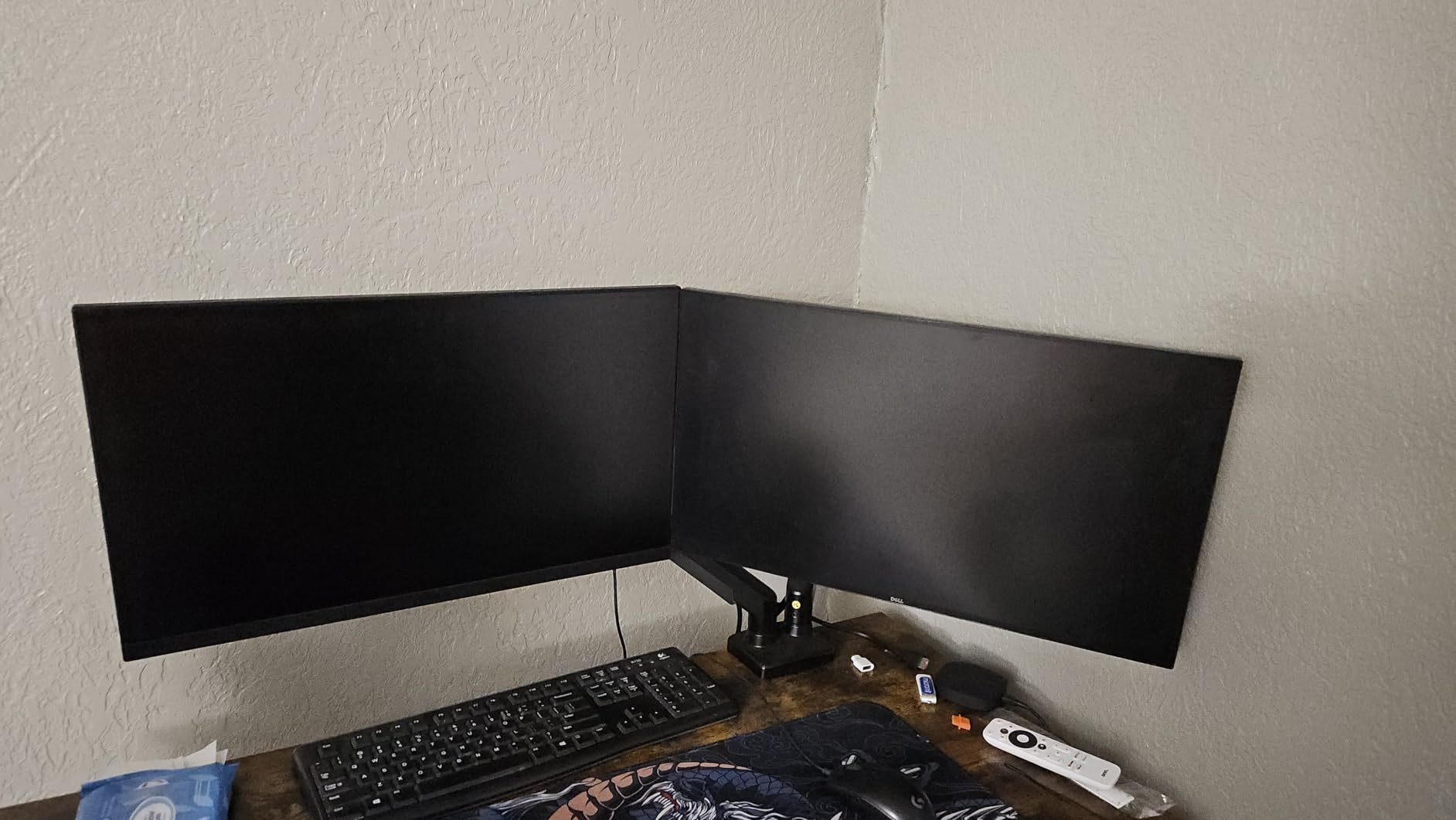 BONTEC Monitor Arm Desk Mount, Gas Spring Monitor Stand, Adjustable Full Motion VESA with C Clamp & Grommet Base, Supports 6.6-19.8lbs LCD/LED Tilt, Swivel, Rotation (Single Arm, 15-32 Inch) Customer Review BONTEC Monitor Arm Desk Mount, Gas Spring Monitor Stand, Adjustable Full Motion VESA with C Clamp & Grommet Base, Supports 6.6-19.8lbs LCD/LED Tilt, Swivel, Rotation (Single Arm, 15-32 Inch) - Customer Photo 1