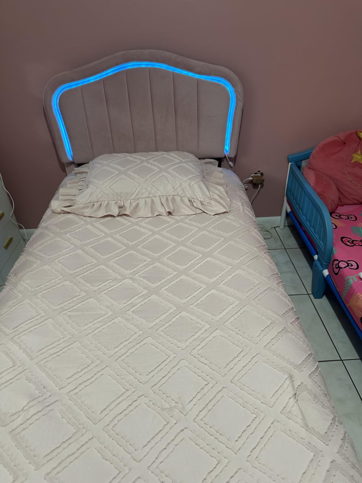 GarveeHome Upholstered Twin Bed Frame with Led Lights and Storage Drawer, Cute Velvet Led Bed Frame with Headboard for Kids, Girls, Boys, No Box Spring Needed, Wooden Slats, Noise Free, Blue Customer Review GarveeHome Upholstered Twin Bed Frame with Led Lights and Storage Drawer, Cute Velvet Led Bed Frame with Headboard for Kids, Girls, Boys, No Box Spring Needed, Wooden Slats, Noise Free, Blue - Customer Photo 3