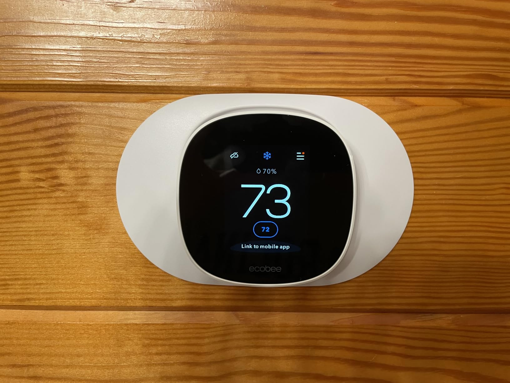 ecobee Smart Thermostat Essential - Energy Star Certified programmable Wi-Fi Thermostat - Works with Siri, Alexa, and Google Assistant Customer Review ecobee Smart Thermostat Essential - Energy Star Certified programmable Wi-Fi Thermostat - Works with Siri, Alexa, and Google Assistant - Customer Photo 1