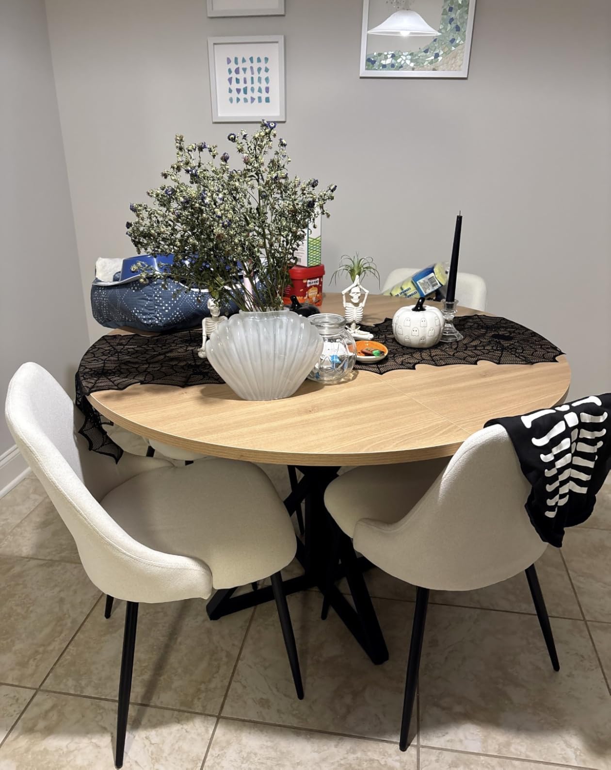 47 in Round Dining Table for 4, Wooden Circle Dinner Table, Heavy Duty Metal Pedestal & 4 Parts of Tabletop, Round Pedestal Kitchen Tables for Dining Room, Kitchen, Living Room, Oak, Oak - Customer Photo 1