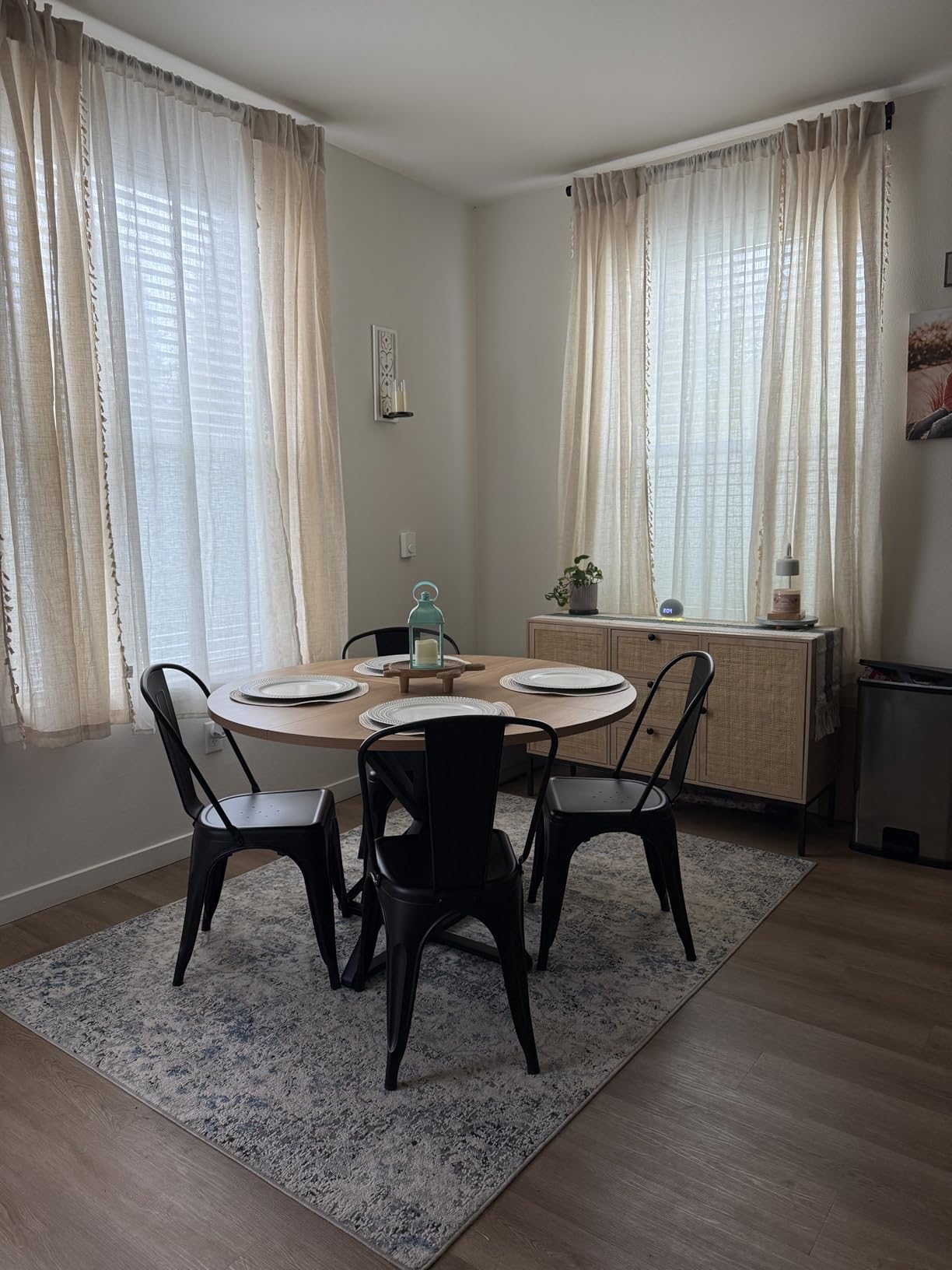 47 in Round Dining Table for 4, Wooden Circle Dinner Table, Heavy Duty Metal Pedestal & 4 Parts of Tabletop, Round Pedestal Kitchen Tables for Dining Room, Kitchen, Living Room, Oak, Oak - Customer Photo 2