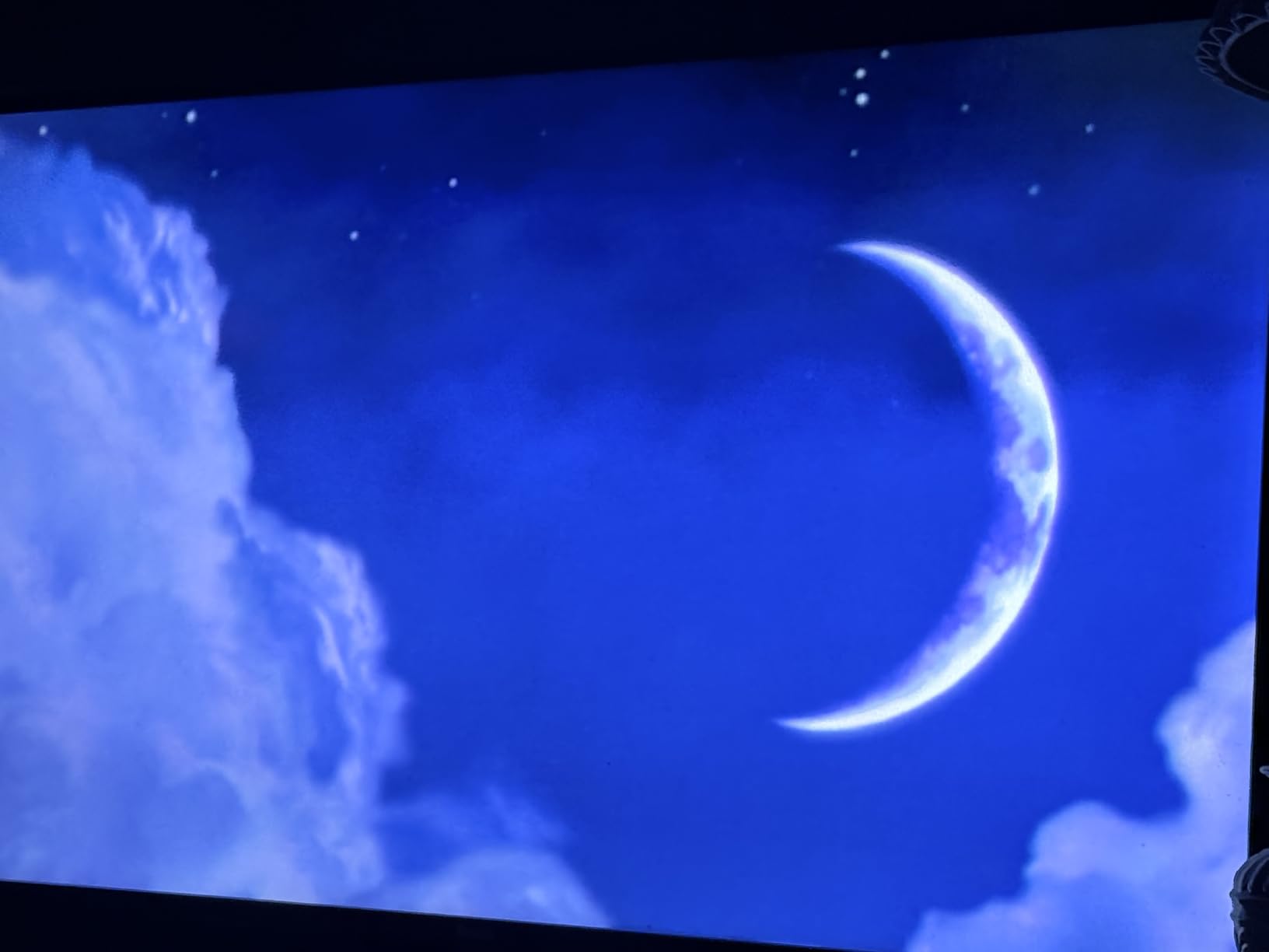 Roku Smart TV 2025 – 32-Inch Select Series, 1080p Full HD TV – Roku TV with Voice Remote – Flat Screen LED Television with Wi-Fi for Streaming Live Local News, Sports, Family Entertainment Customer Review Roku Smart TV 2025 – 32-Inch Select Series, 1080p Full HD TV – Roku TV with Voice Remote – Flat Screen LED Television with Wi-Fi for Streaming Live Local News, Sports, Family Entertainment - Customer Photo 1