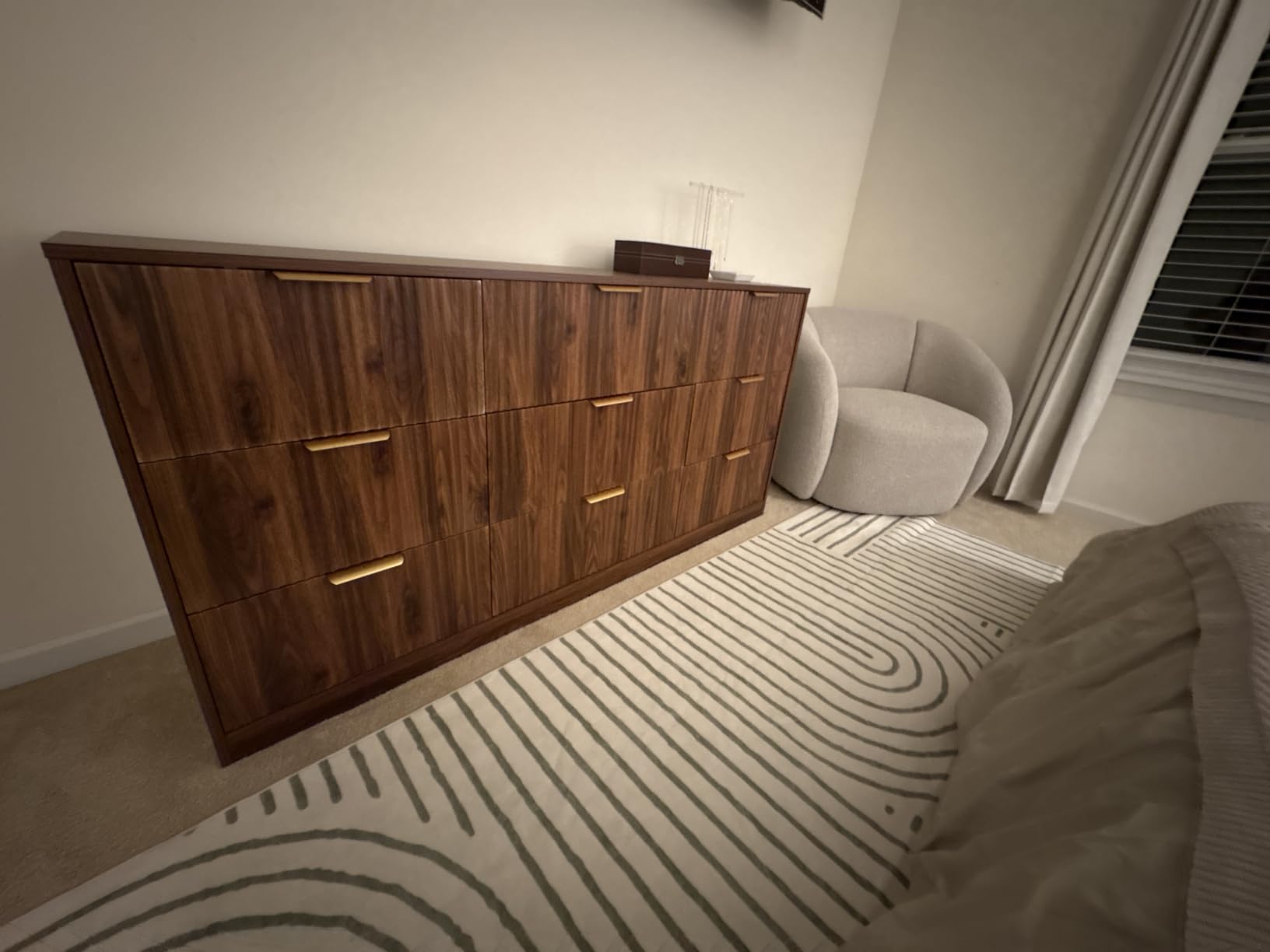 9 Drawer Dresser for Bedroom with Deep Drawers, 63