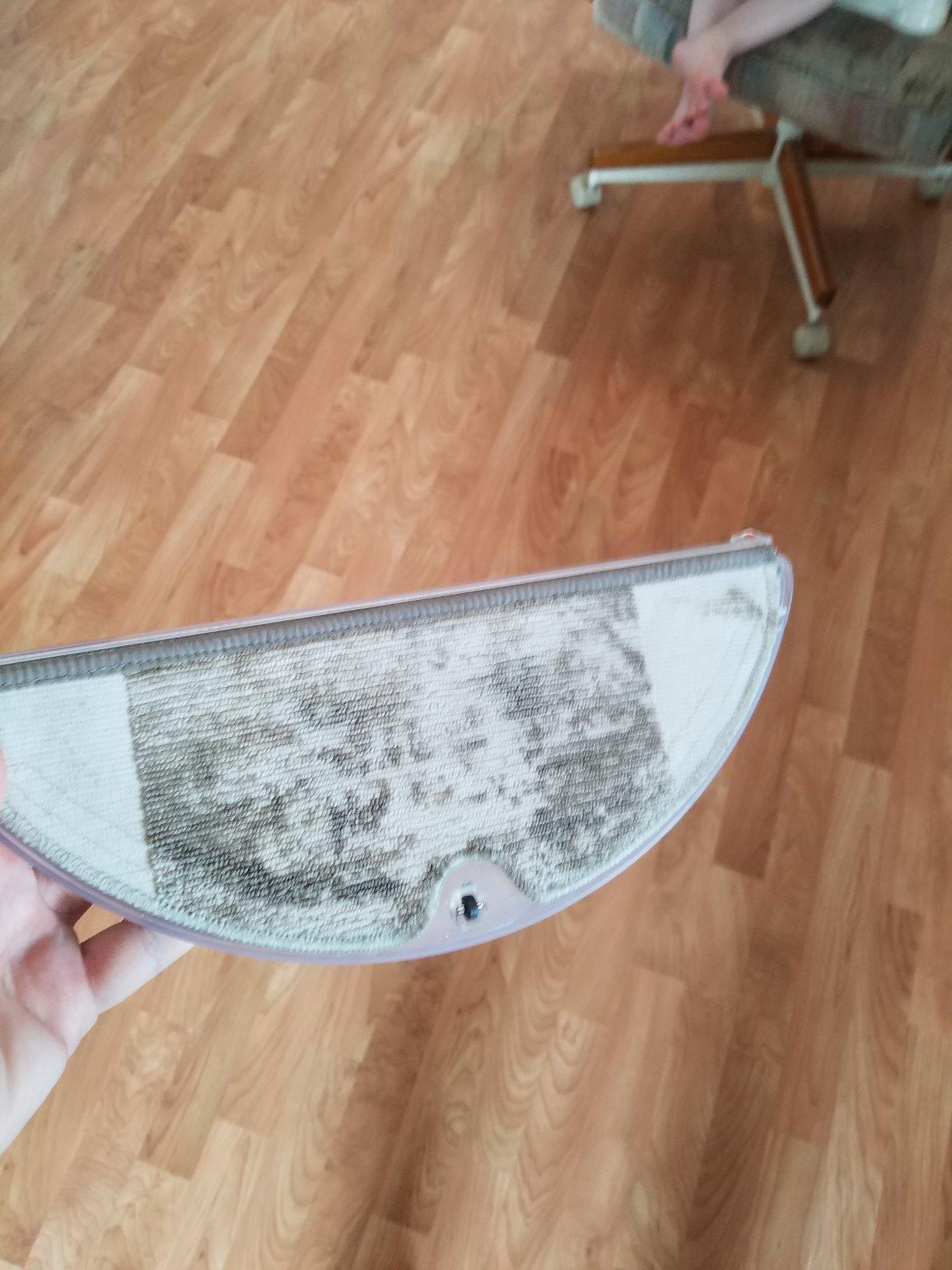 roborock Q7 M5+ Robot Vacuum and Mop, Upgraded from Q5 Max+, Up to 7-9 Weeks Self-Empty, 10000Pa Suction, Dual Anti-Tangle System for Pet Hair & Carpet, PreciSense LiDAR Navigation, App Control, Black - Customer Photo 2