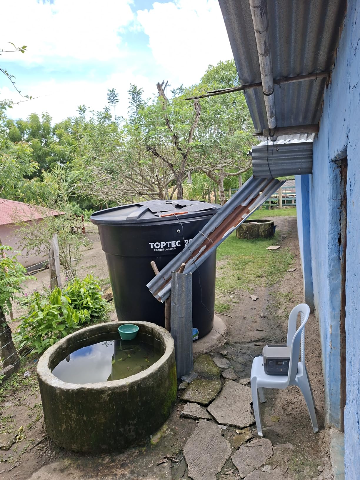 FlexSolar 100W Portable Solar Panels Chargers with PD3.0 USB-C,QC3.0 USB-A and DC Outputs Foldable IP67 Waterproof Power Emergency Camping for Small Power Station Generator,Phones, Power Banks - Customer Photo 2