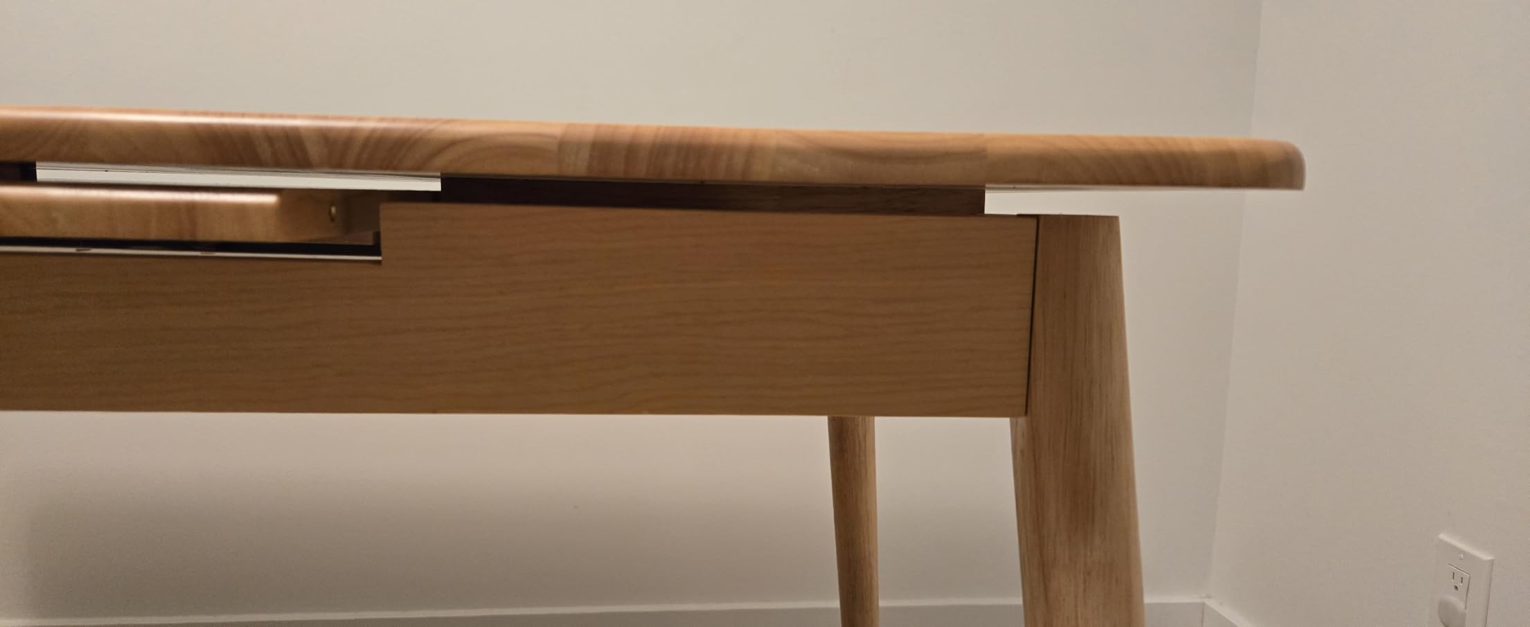 Solid Wood Extendable Dining Table for 4-8 People with Seamless Extension from 47.2 to 63 Inches, Easy Assembly, Expandable Tables for Small Spaces, Dining Room, Kitchen, Living Room, Walnut - Customer Photo 1