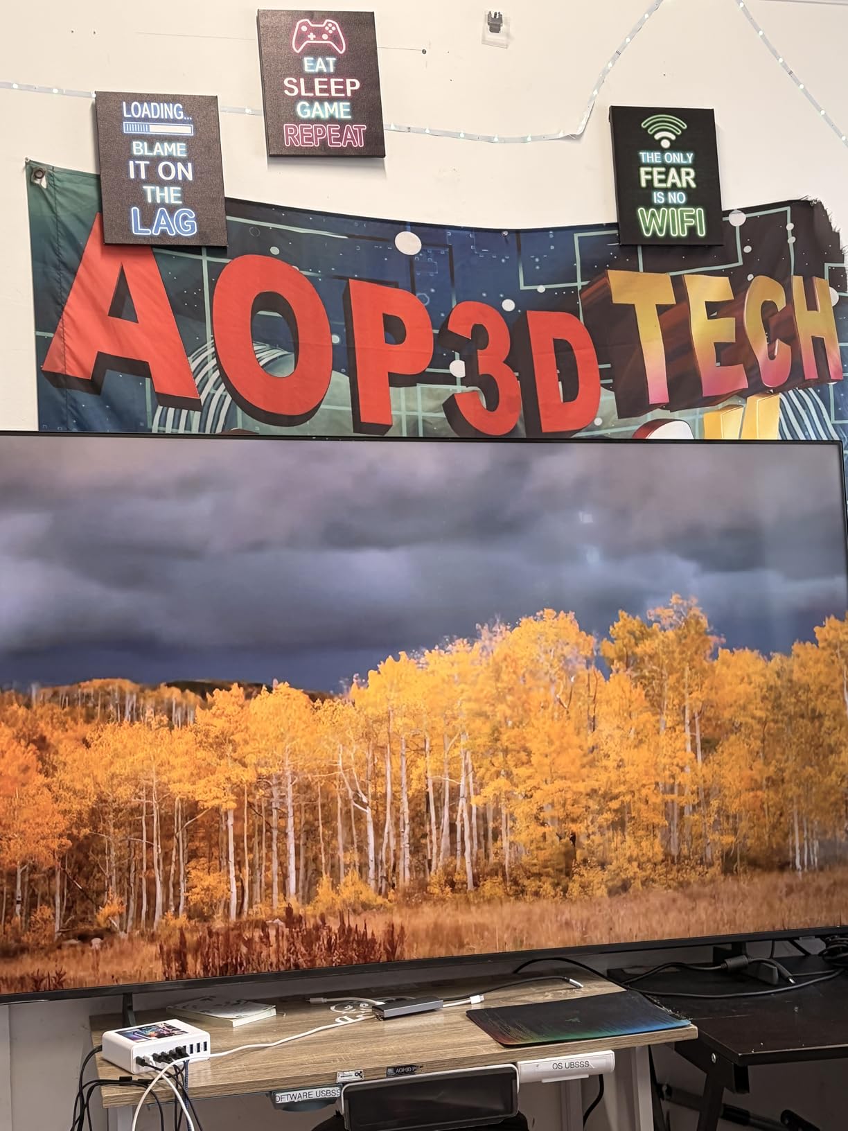 Samsung 50-Inch Class Crystal UHD U8000F 4K Smart TV (2025 Model) Endless Free Content, Crystal Processor 4K, MetalStream Design, Knox Security, Alexa Built-in - Customer Photo 1