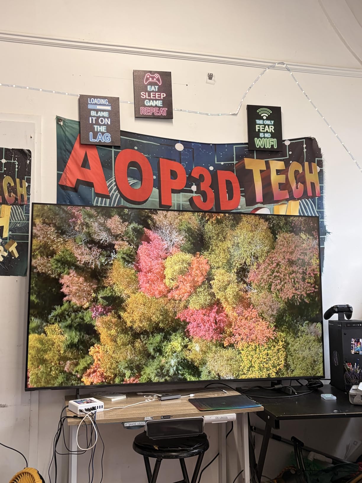 Samsung 50-Inch Class Crystal UHD U8000F 4K Smart TV (2025 Model) Endless Free Content, Crystal Processor 4K, MetalStream Design, Knox Security, Alexa Built-in - Customer Photo 2